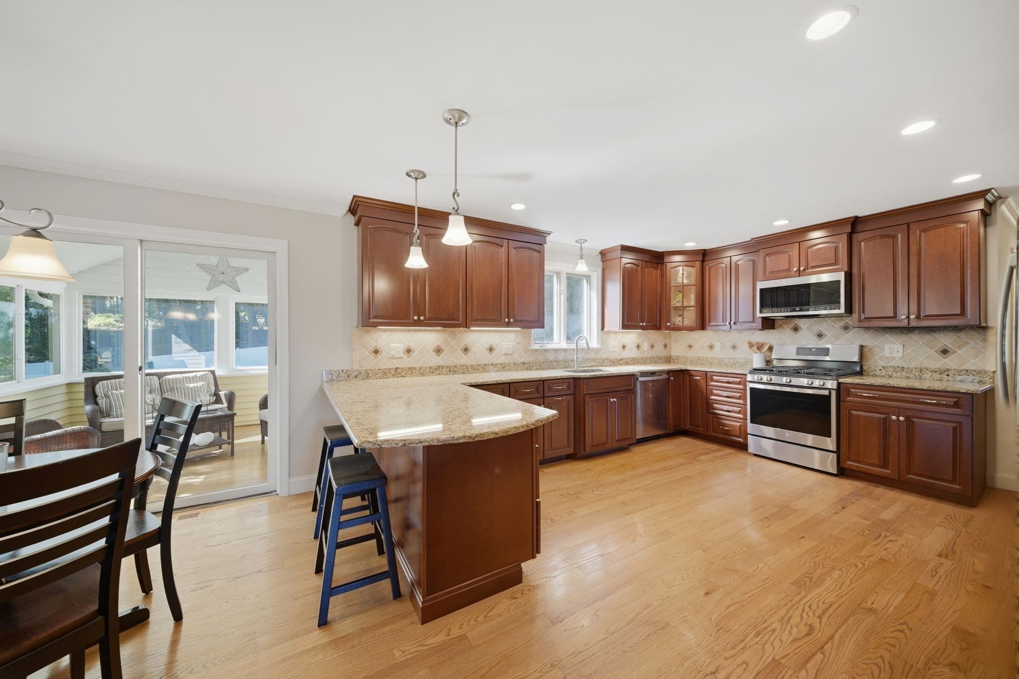 Single Family Residence at 29 Kara Dr, North Andover MA 01845, photo 6 of 42