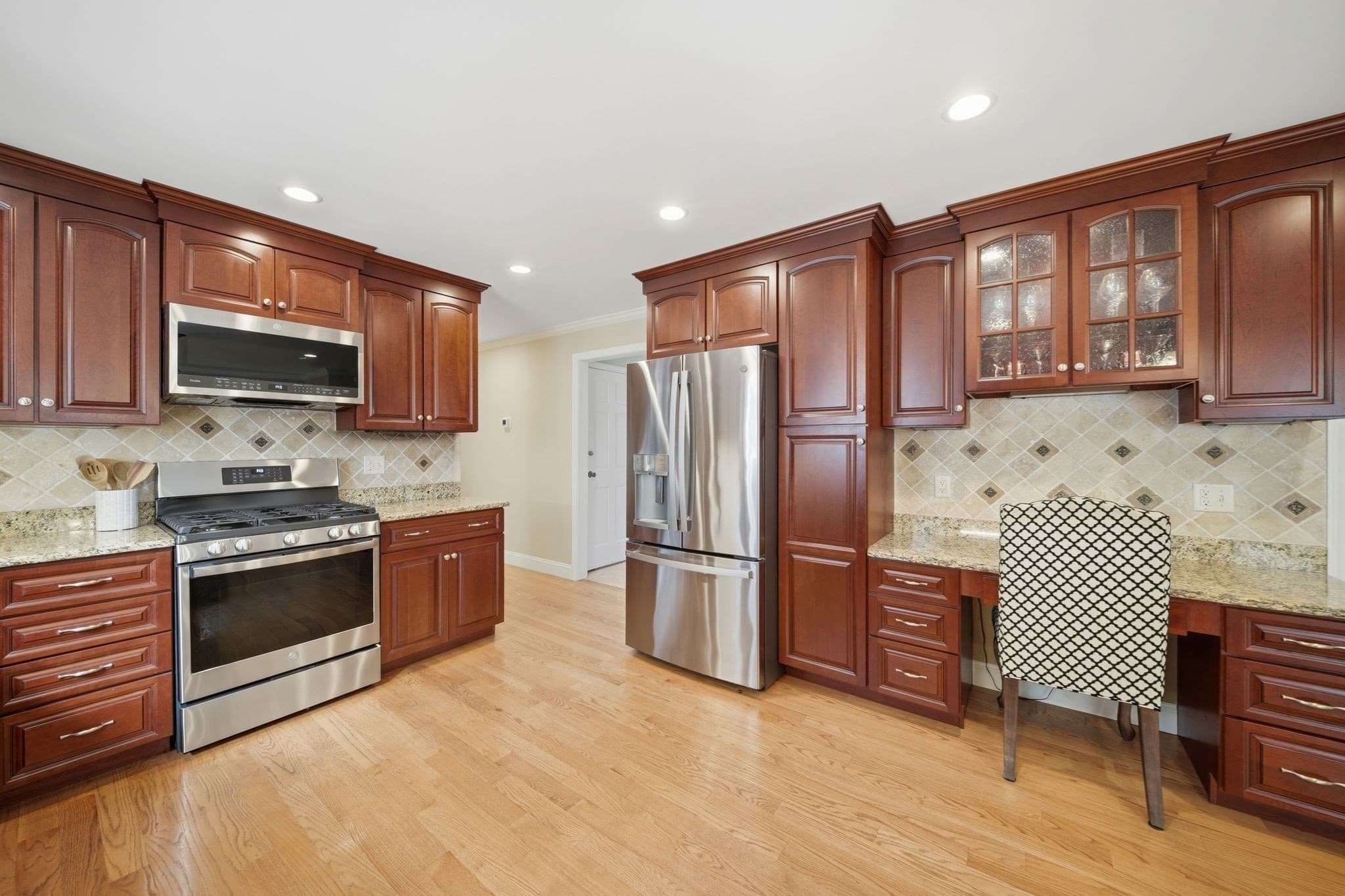 Single Family Residence at 29 Kara Dr, North Andover MA 01845, photo 3 of 42