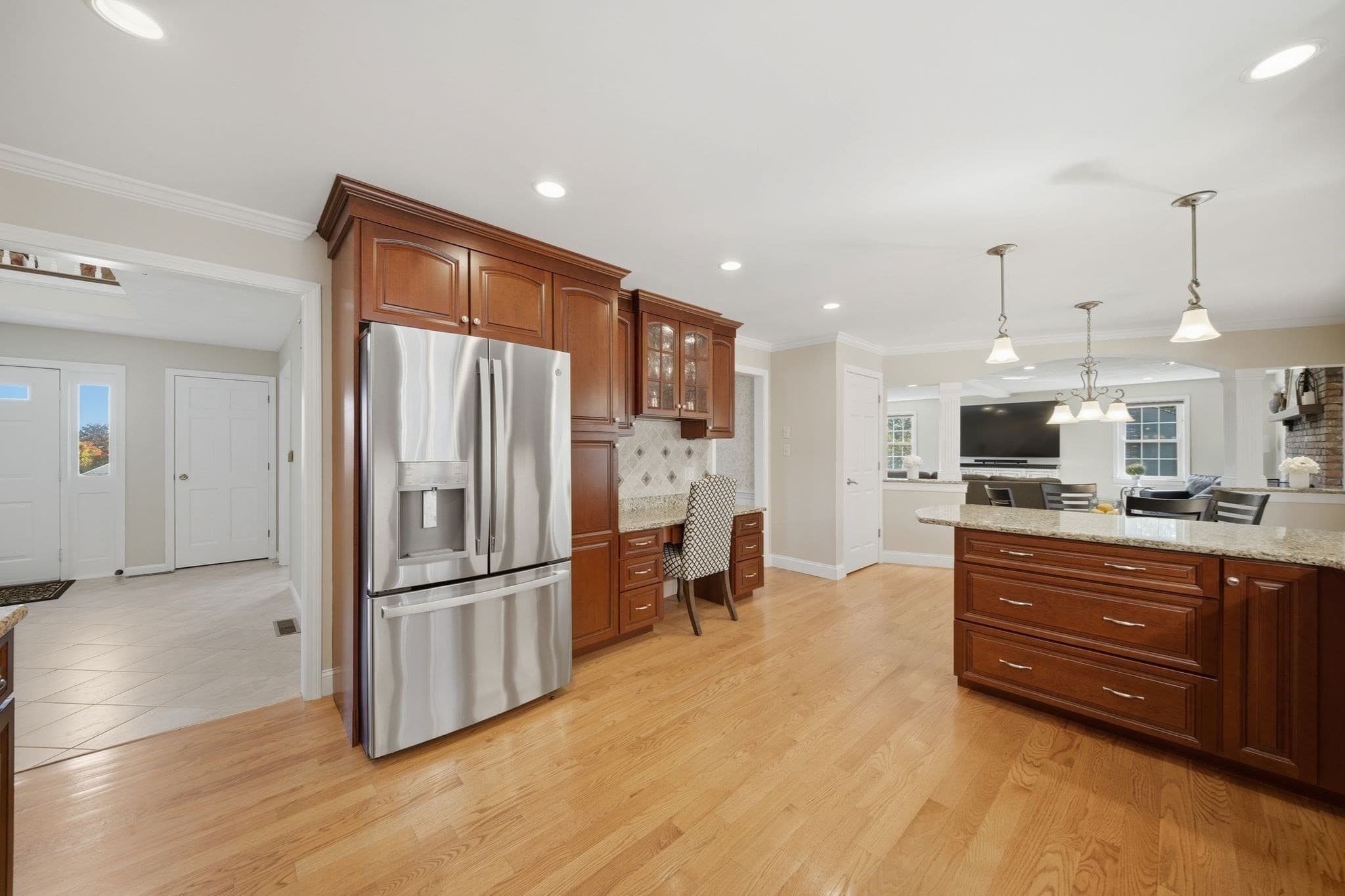 Single Family Residence at 29 Kara Dr, North Andover MA 01845, photo 5 of 42