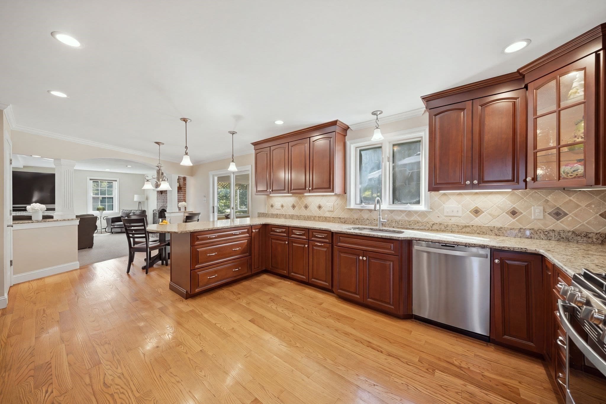 Single Family Residence at 29 Kara Dr, North Andover MA 01845, photo 4 of 42