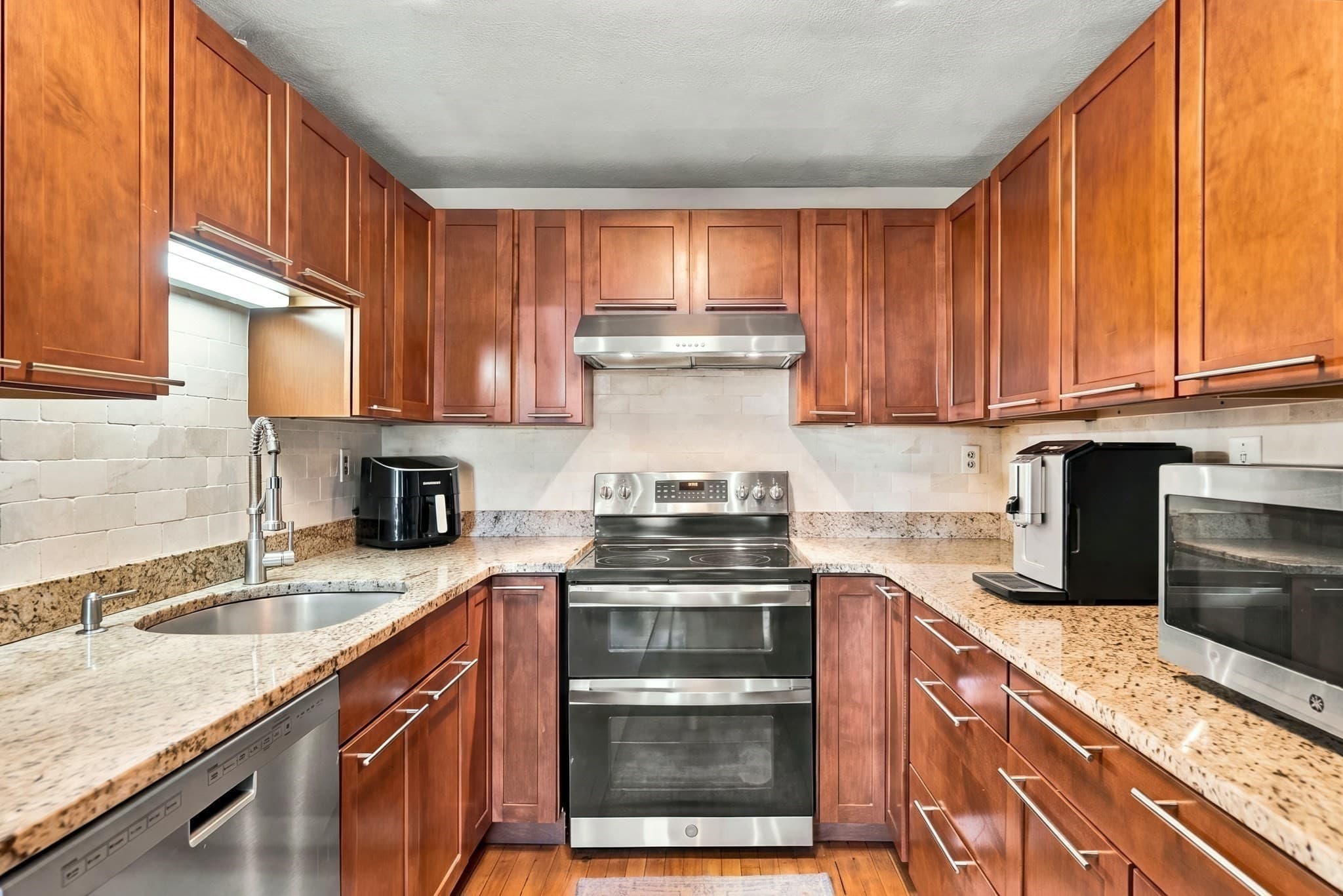 Condominium at 663 Boston St # 7, Lynn MA 01905, photo 12 of 41