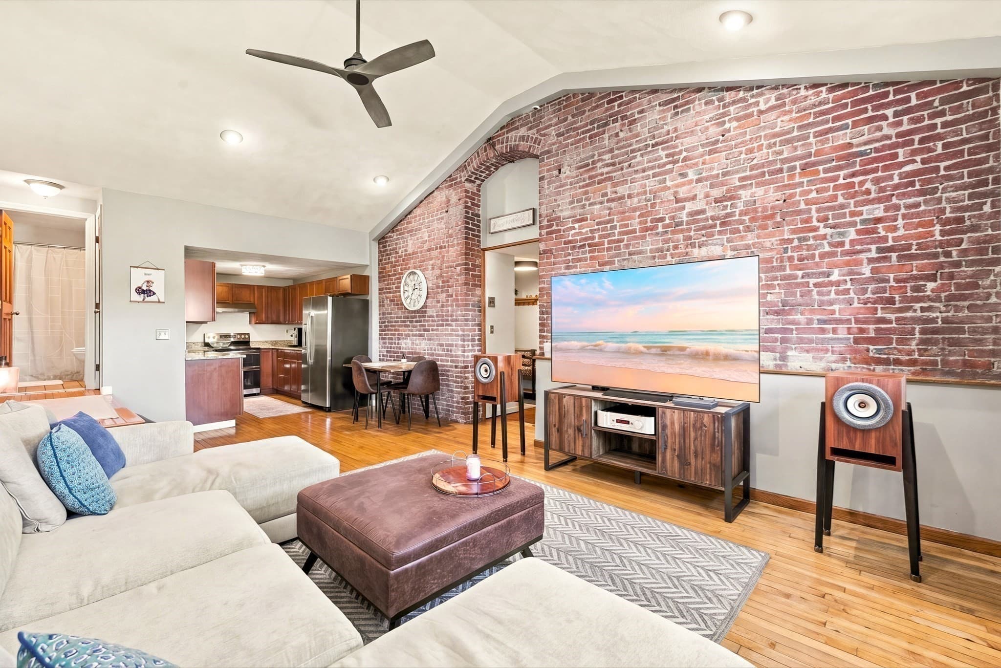Condominium at 663 Boston St # 7, Lynn MA 01905, photo 3 of 41
