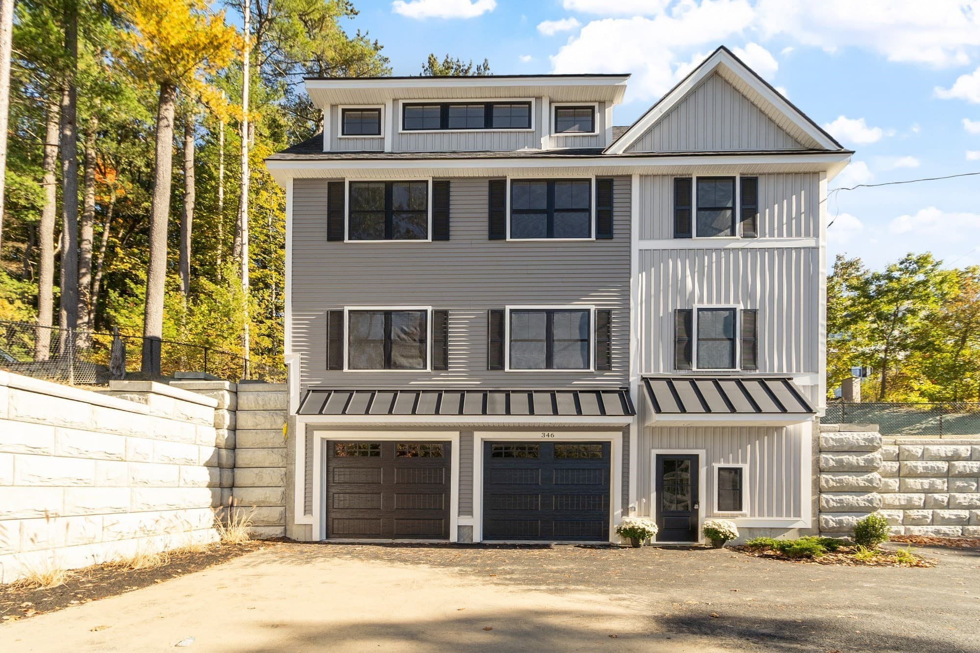 346 Rogers St, Lowell MA 01852