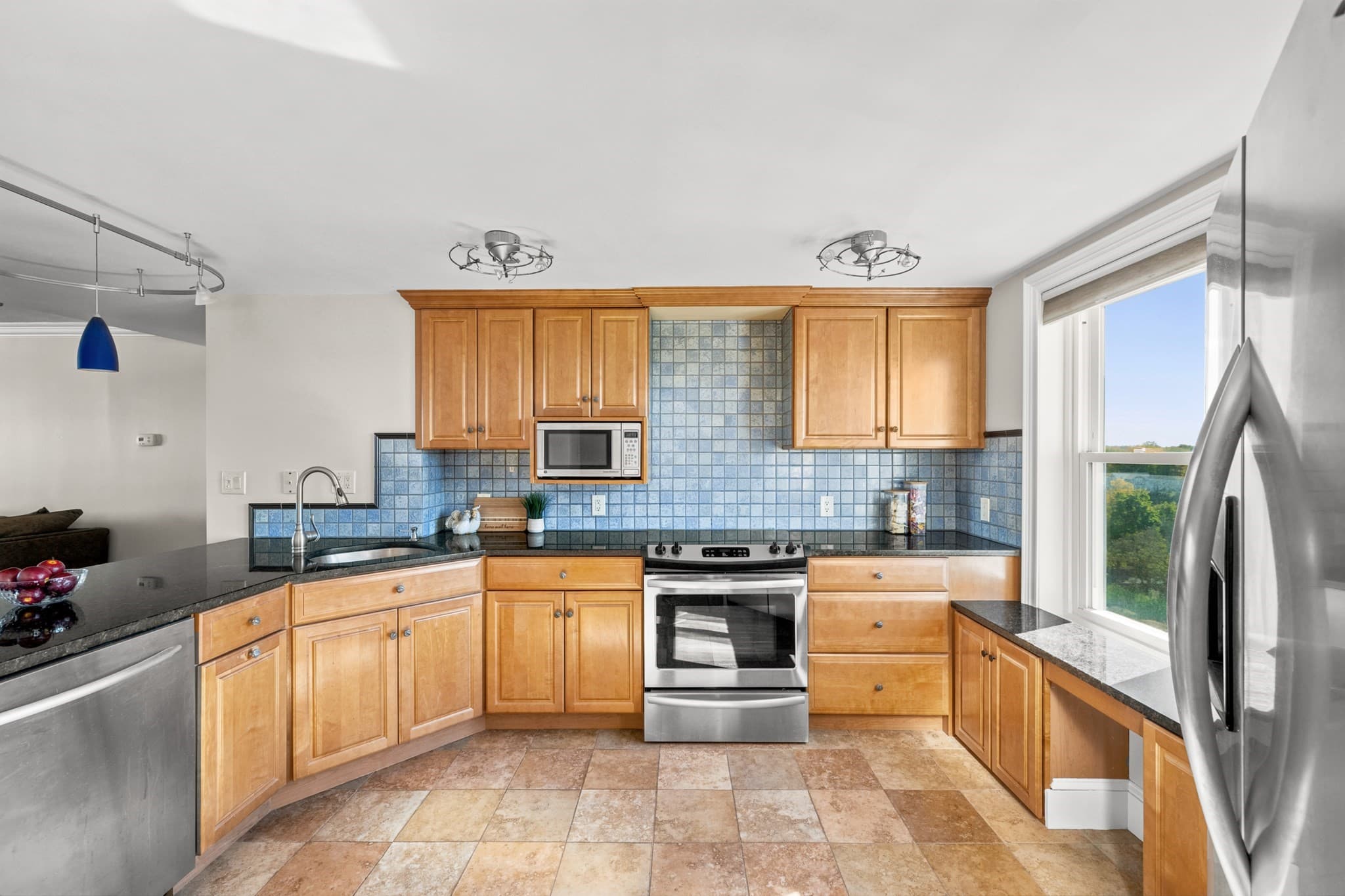 Condominium at 20 Rockland House Rd # 601, Hull MA 02045, photo 5 of 42