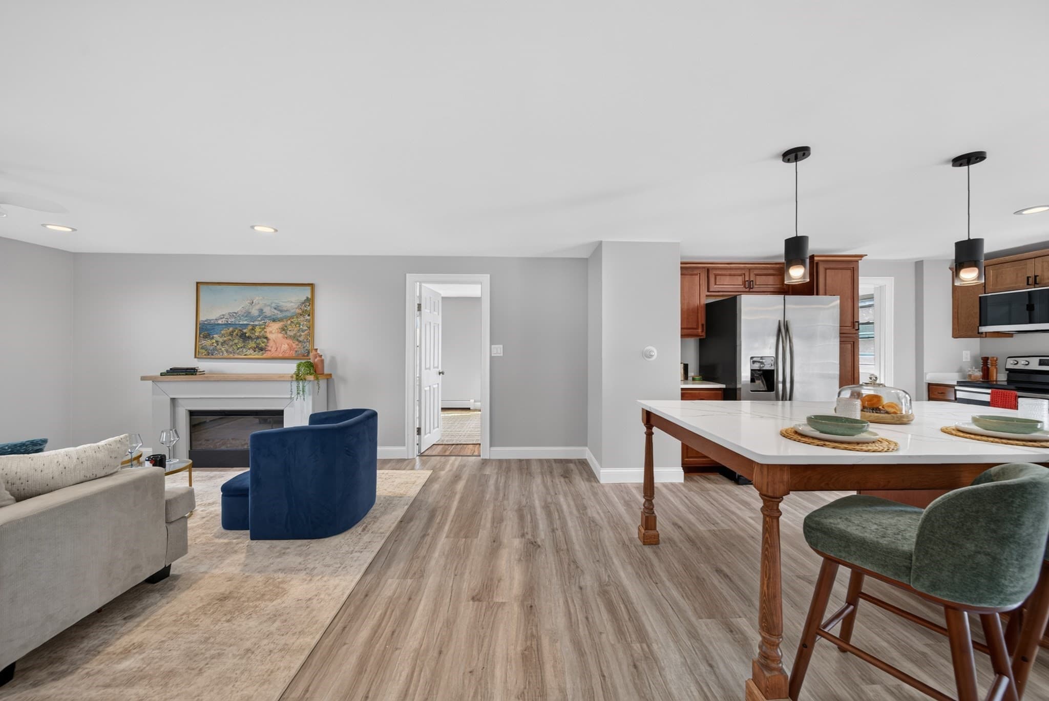 Single Family Residence at 158 Southbridge Rd, Oxford MA 01537, photo 2 of 41