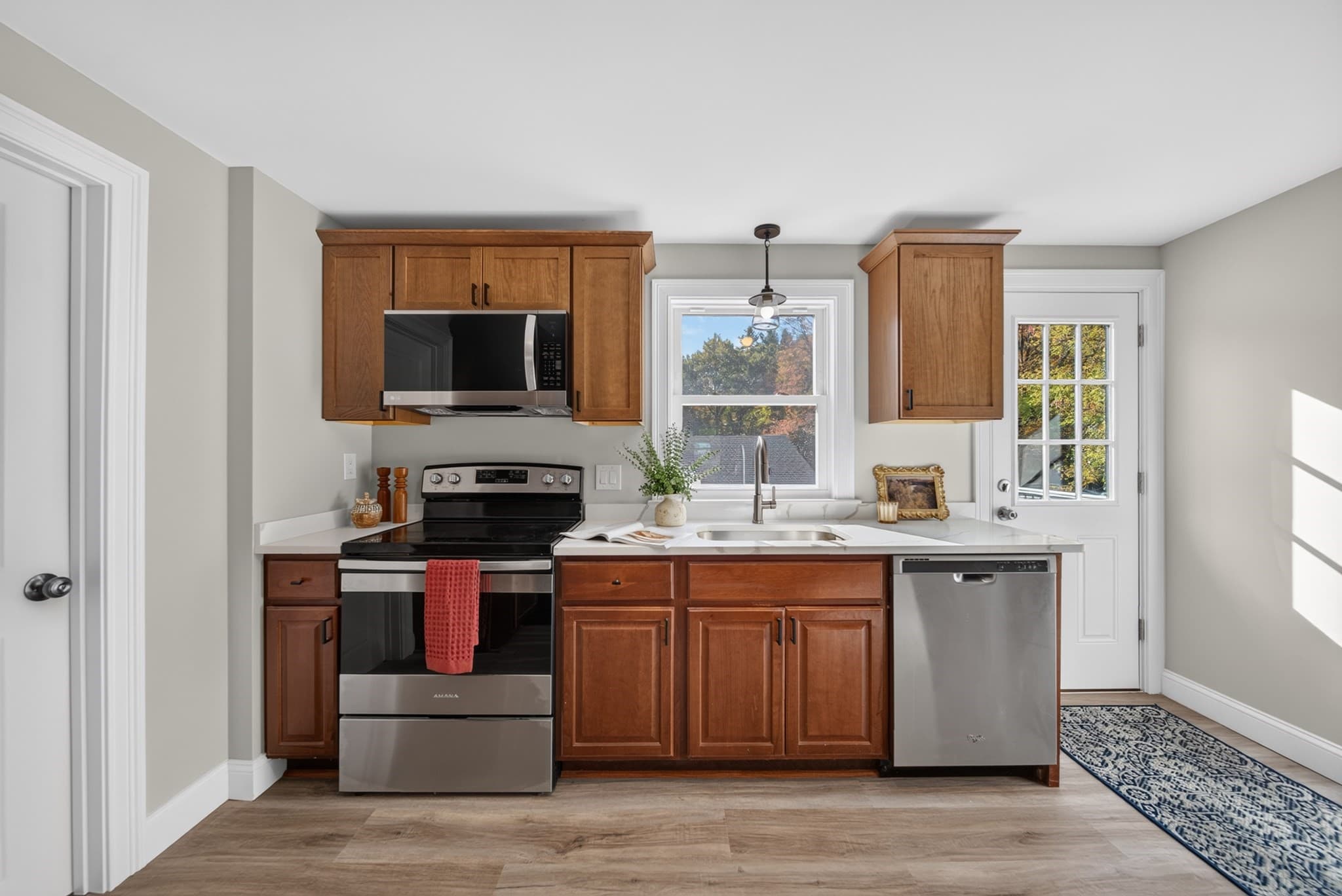 Single Family Residence at 158 Southbridge Rd, Oxford MA 01537, photo 12 of 41