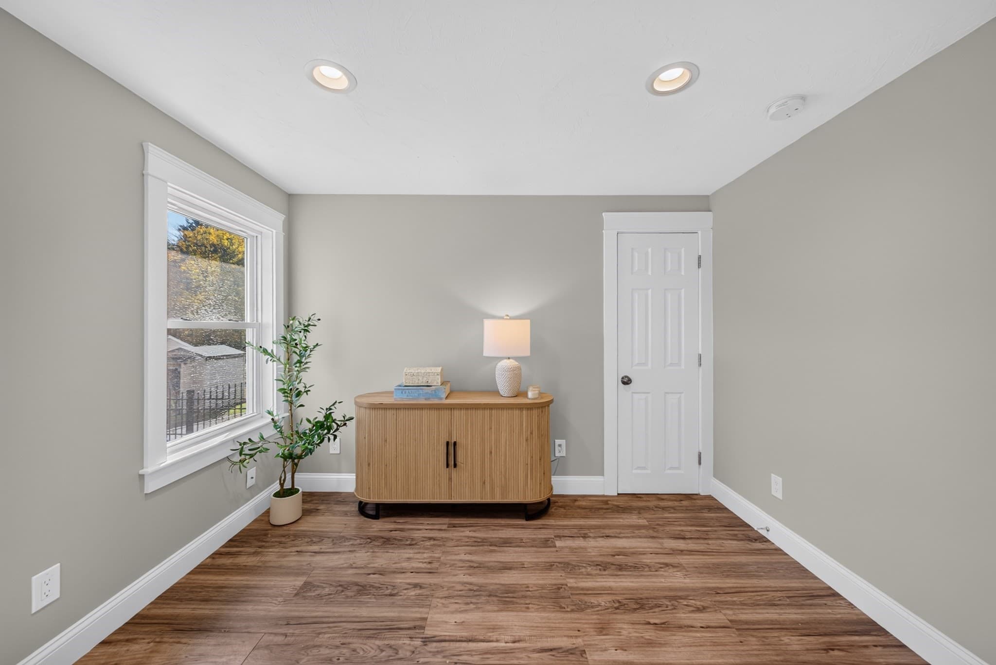 Single Family Residence at 158 Southbridge Rd, Oxford MA 01537, photo 21 of 41