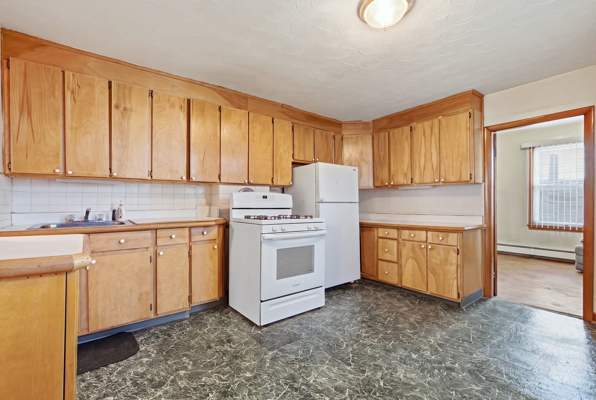 3 Family at 94 Chelsea St, Boston MA 02128, photo 13 of 42