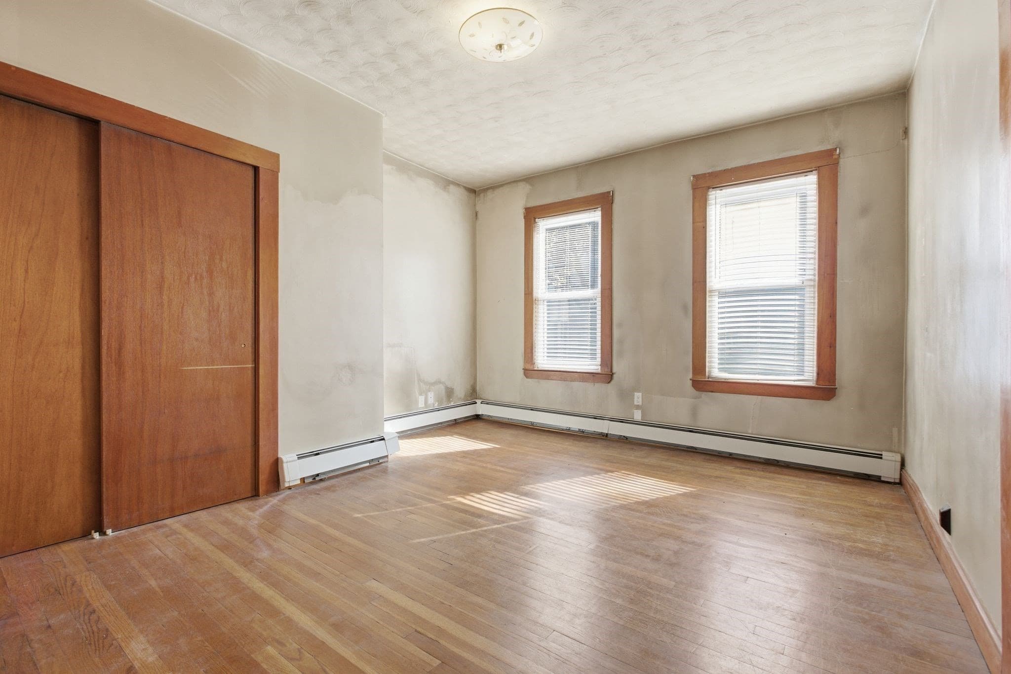3 Family at 94 Chelsea St, Boston MA 02128, photo 20 of 42