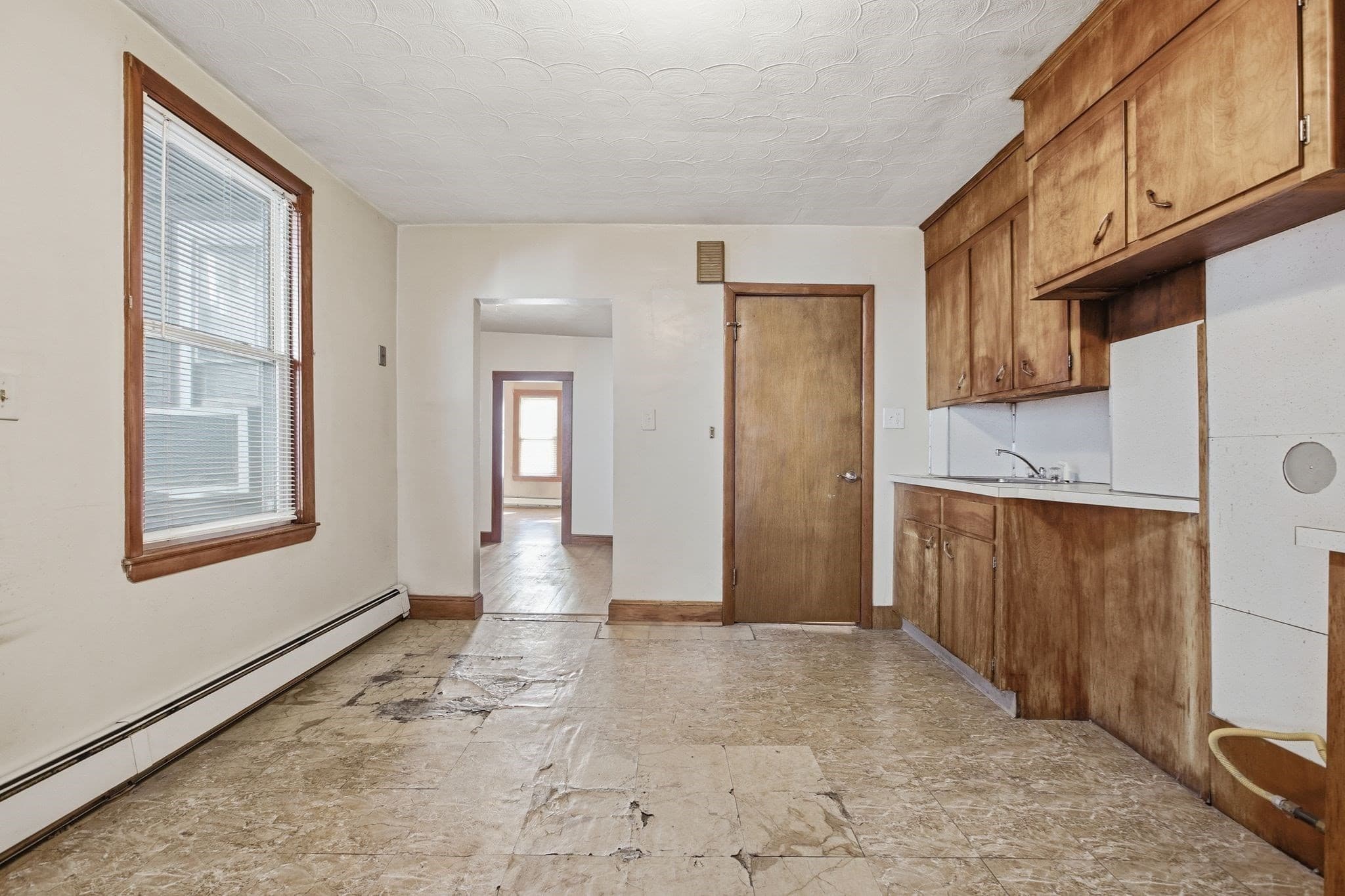 3 Family at 94 Chelsea St, Boston MA 02128, photo 8 of 42