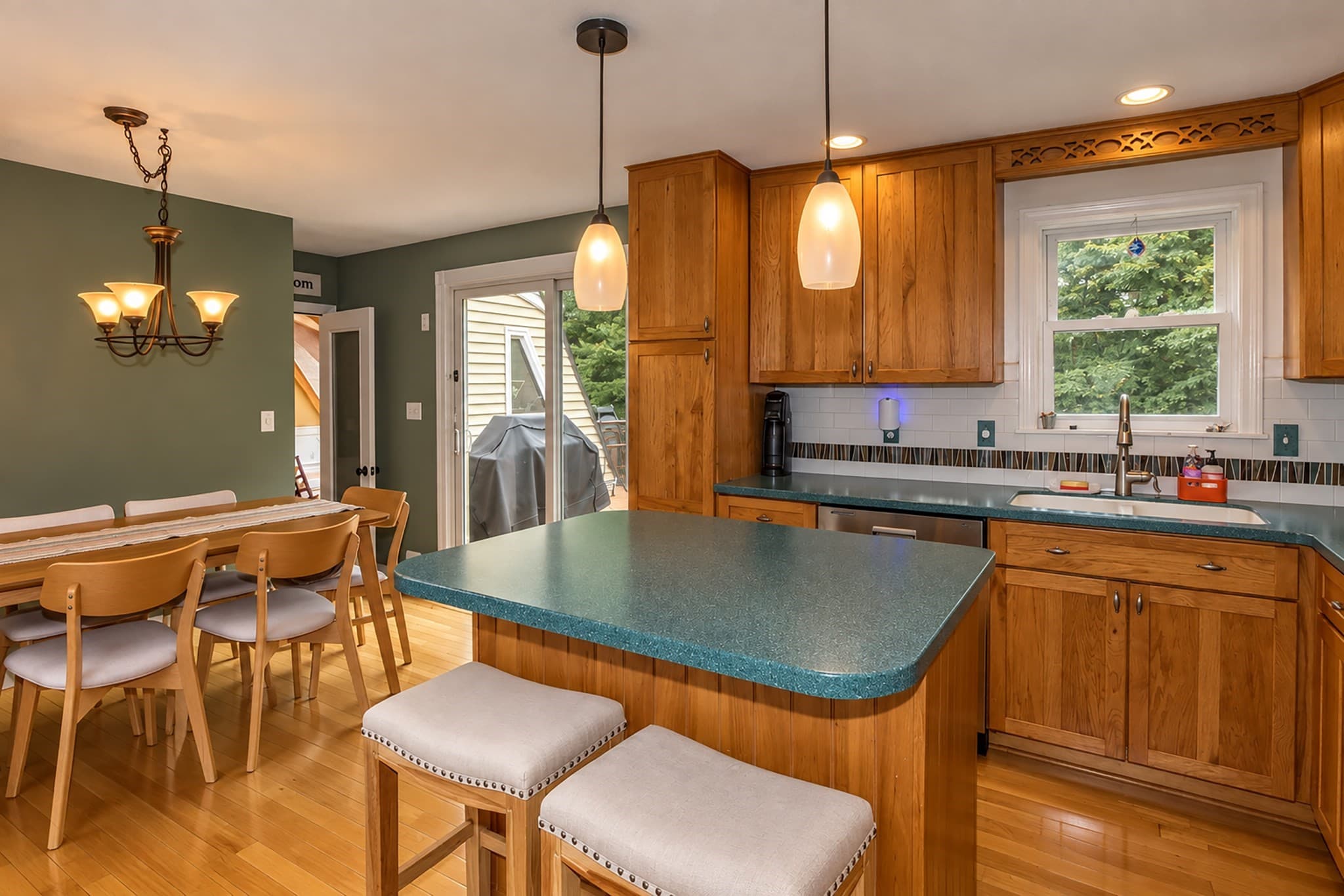 Single Family Residence at 70 Strawberry Hill Rd, Agawam MA 01030, photo 9 of 37