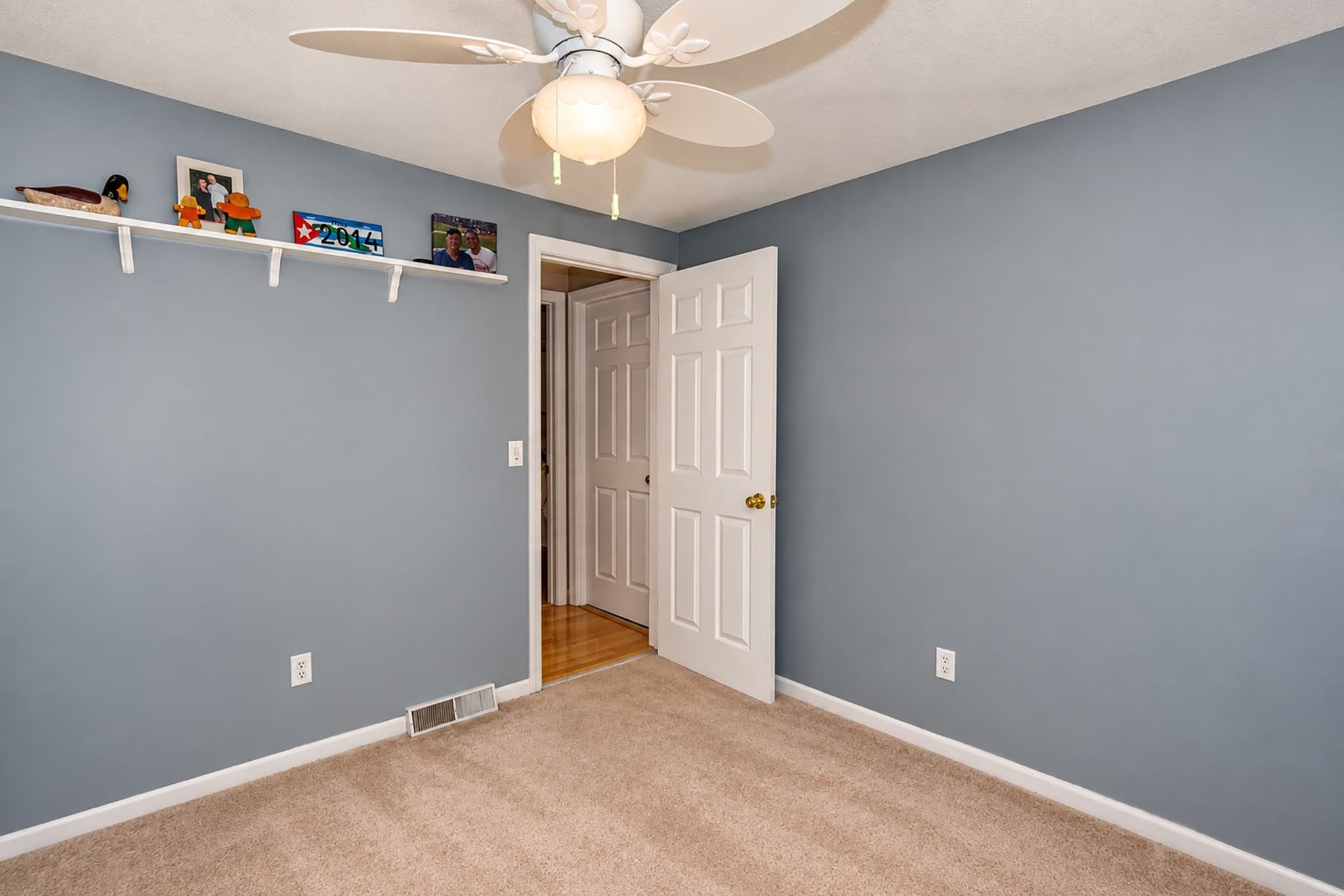 Single Family Residence at 70 Strawberry Hill Rd, Agawam MA 01030, photo 19 of 37