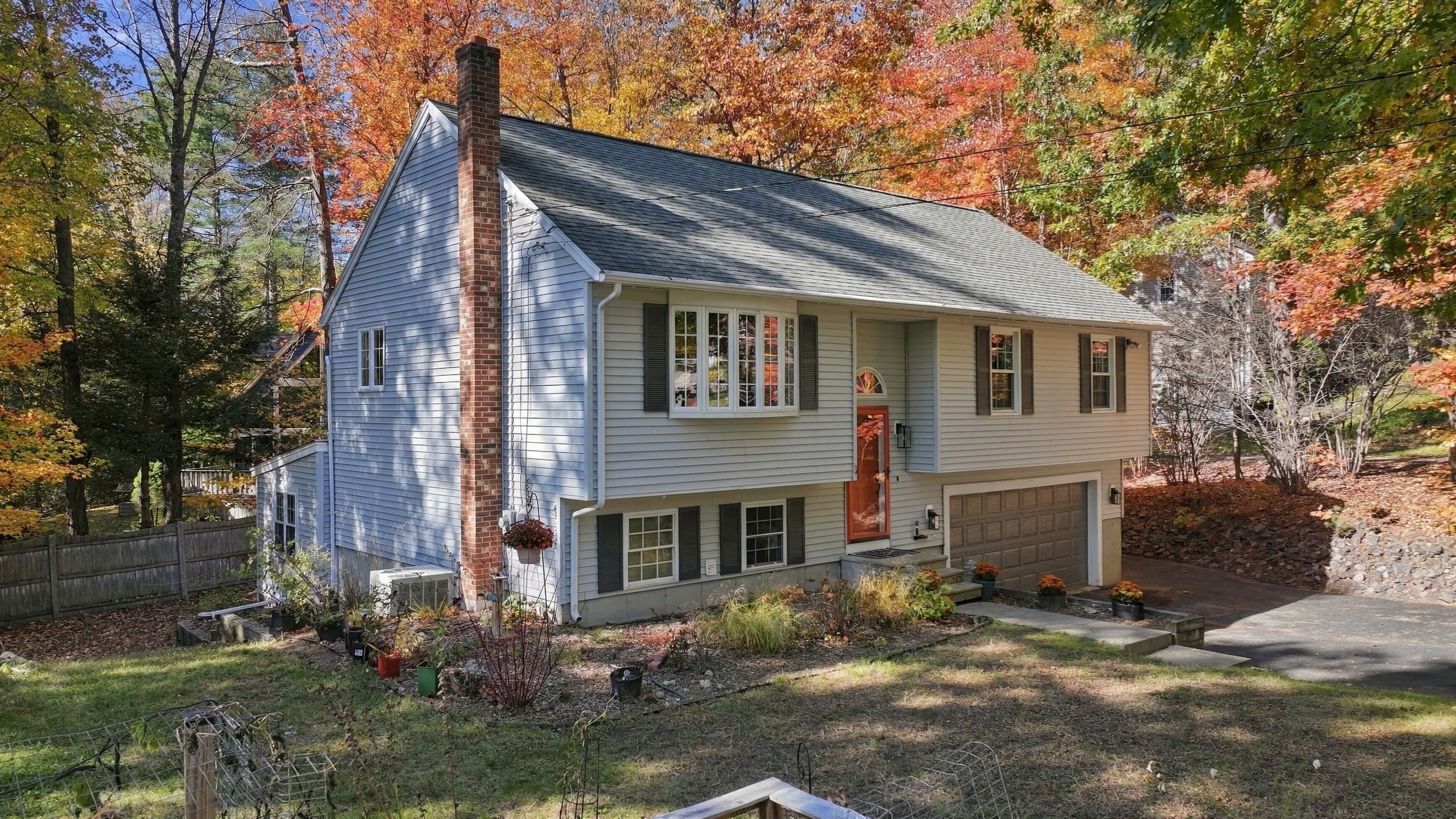 Single Family Residence at 7 Navajo St, Hubbardston MA 01452, photo 2 of 40