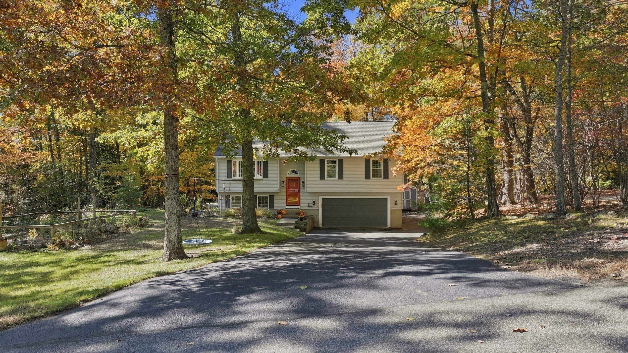 Single Family Residence at 7 Navajo St, Hubbardston MA 01452, photo 3 of 40
