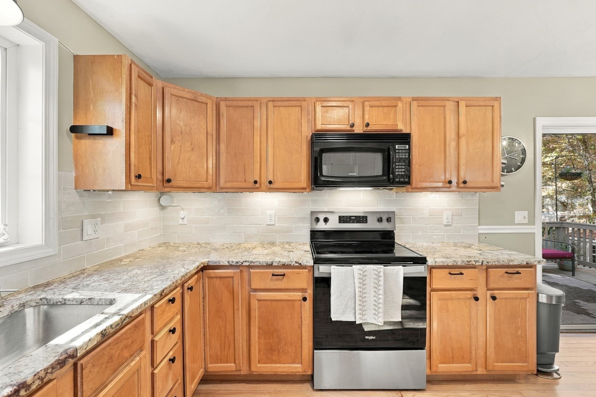 Single Family Residence at 7 Navajo St, Hubbardston MA 01452, photo 9 of 40