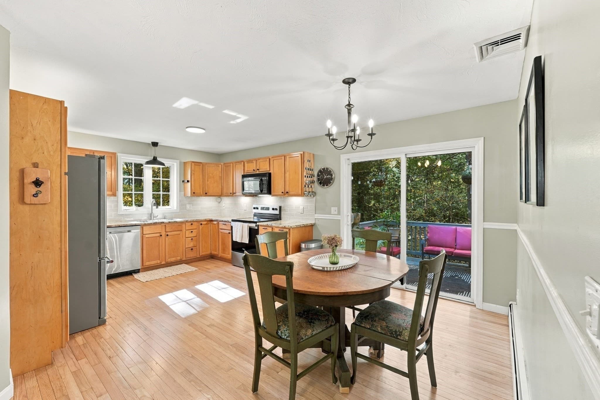 Single Family Residence at 7 Navajo St, Hubbardston MA 01452, photo 10 of 40