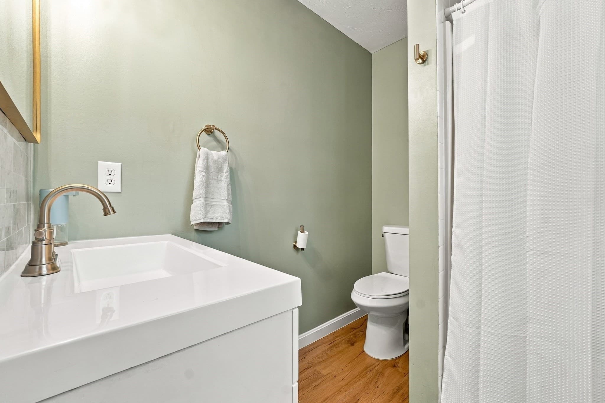 Single Family Residence at 7 Navajo St, Hubbardston MA 01452, photo 18 of 40