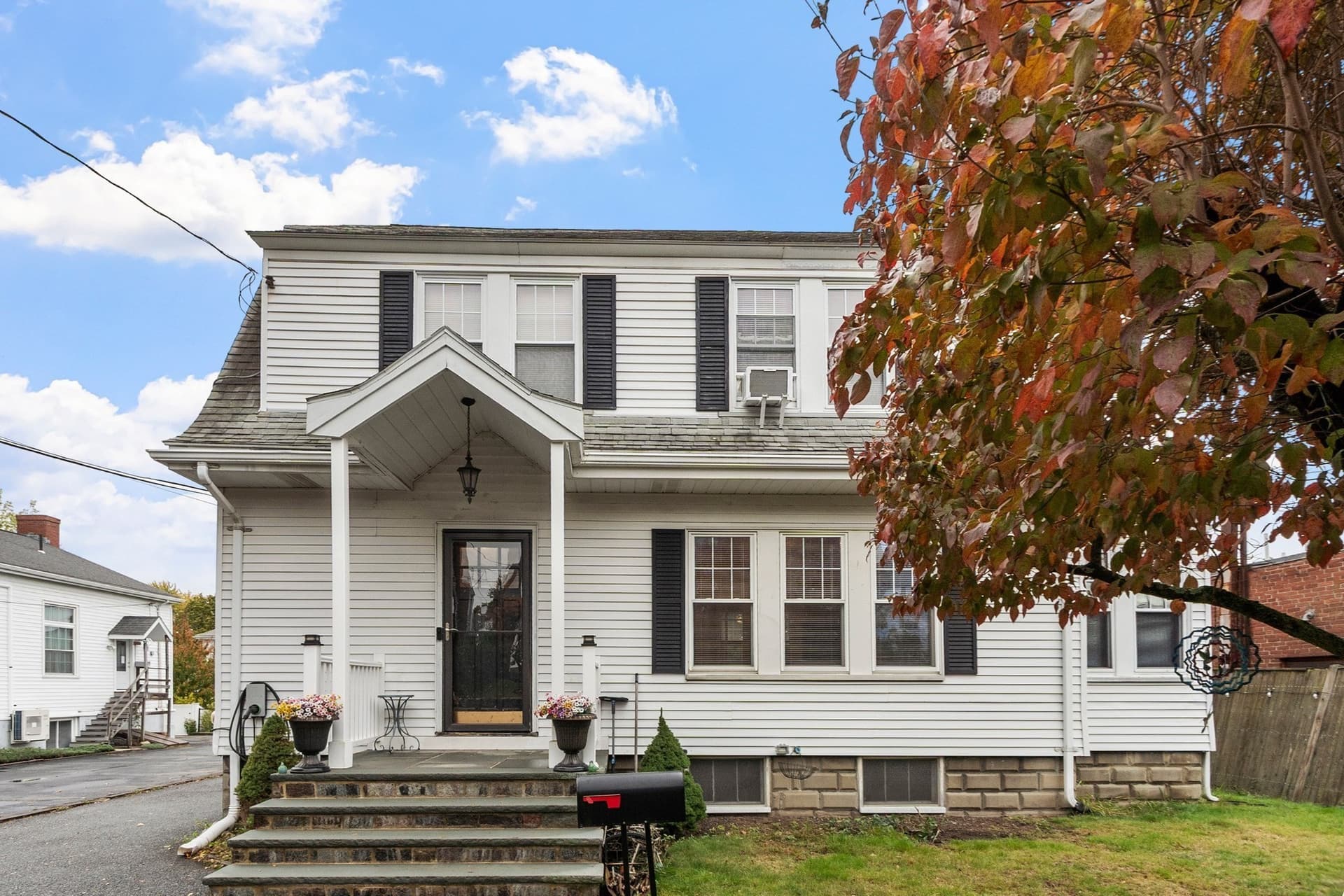Single Family Residence at 15 Bruce Rd, Waltham MA 02453, photo 2 of 41