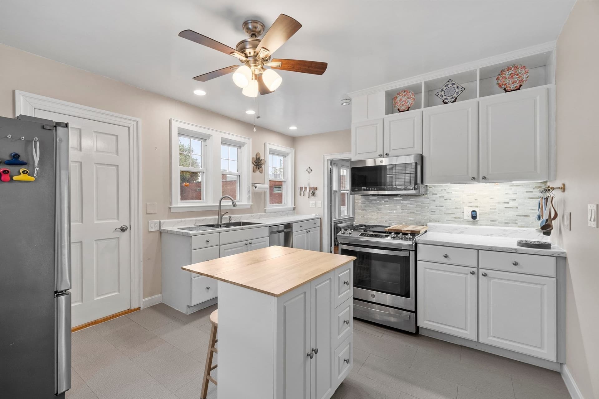 15 Bruce Rd, Waltham MA 02453