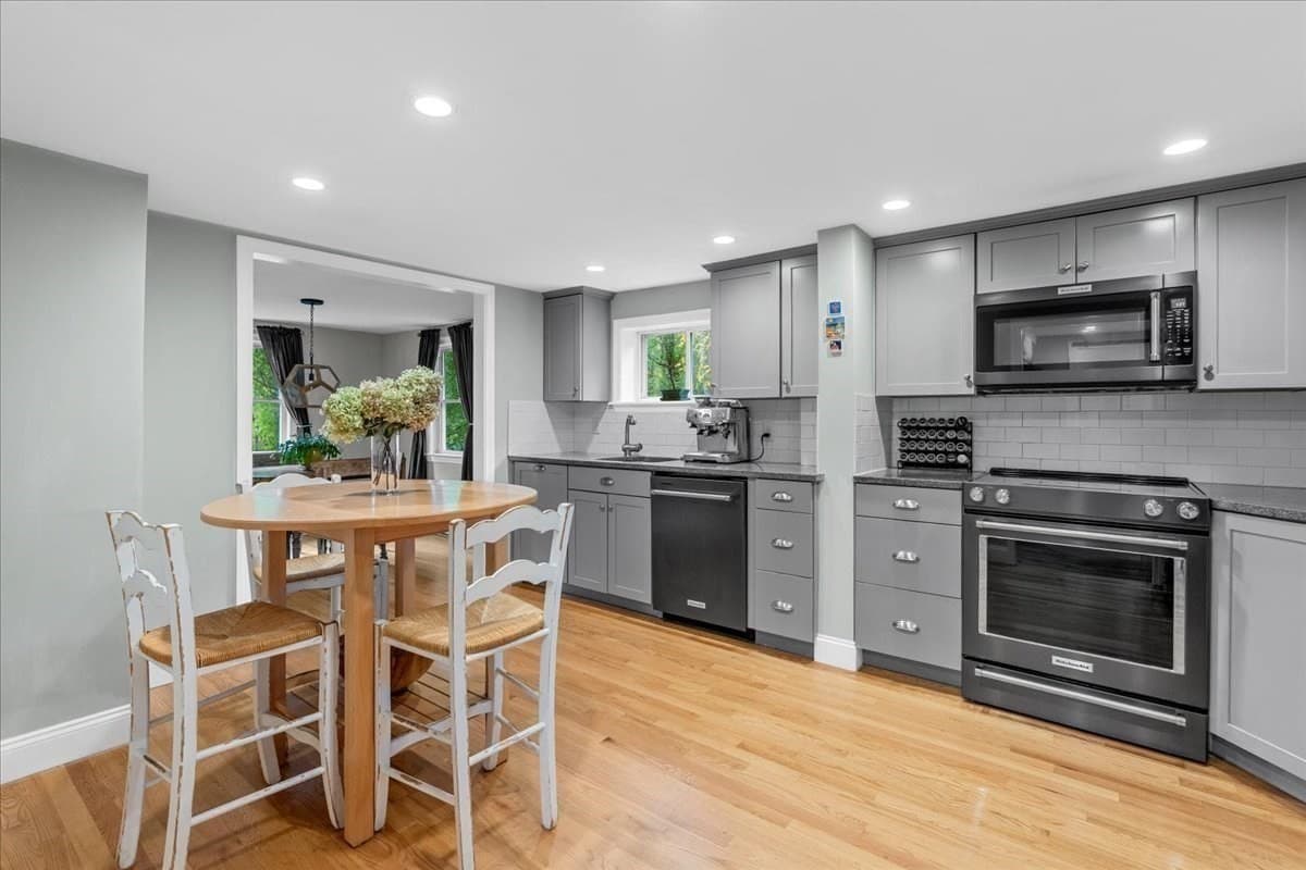 Single Family Residence at 101 Booth Hill Rd, Scituate MA 02066, photo 13 of 35