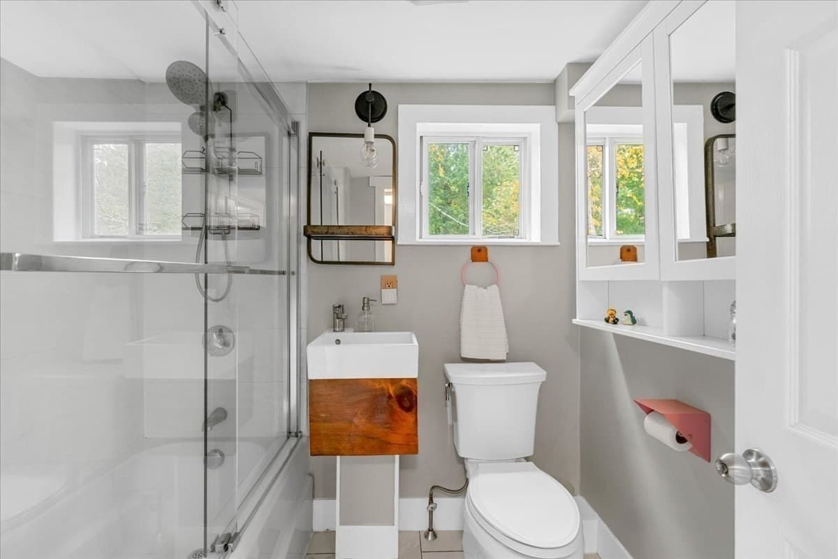 Single Family Residence at 101 Booth Hill Rd, Scituate MA 02066, photo 19 of 35