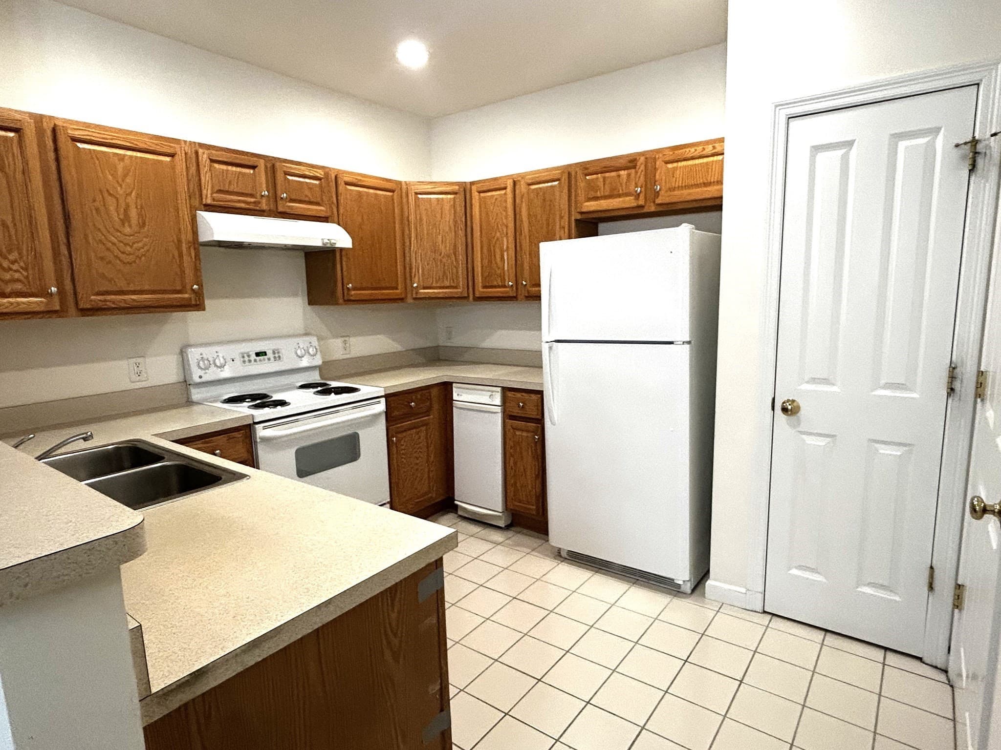 Condominium at 174 Haverhill Street # 325, Andover MA 01810, photo 3 of 18