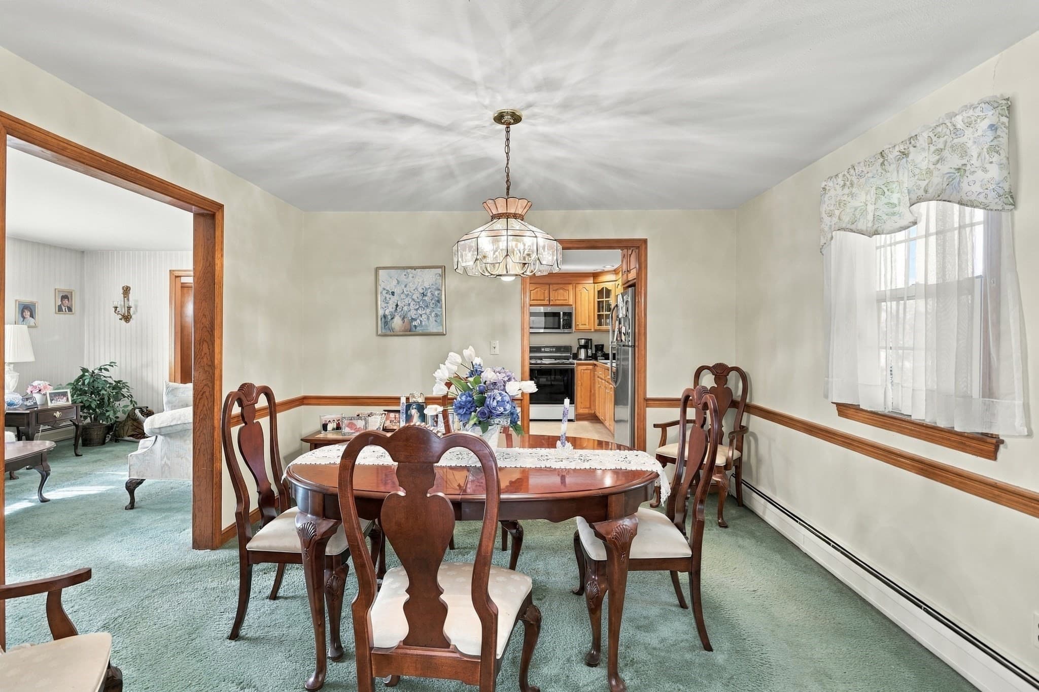 Single Family Residence at 6 Exeter Dr, Woburn MA 01801, photo 12 of 34