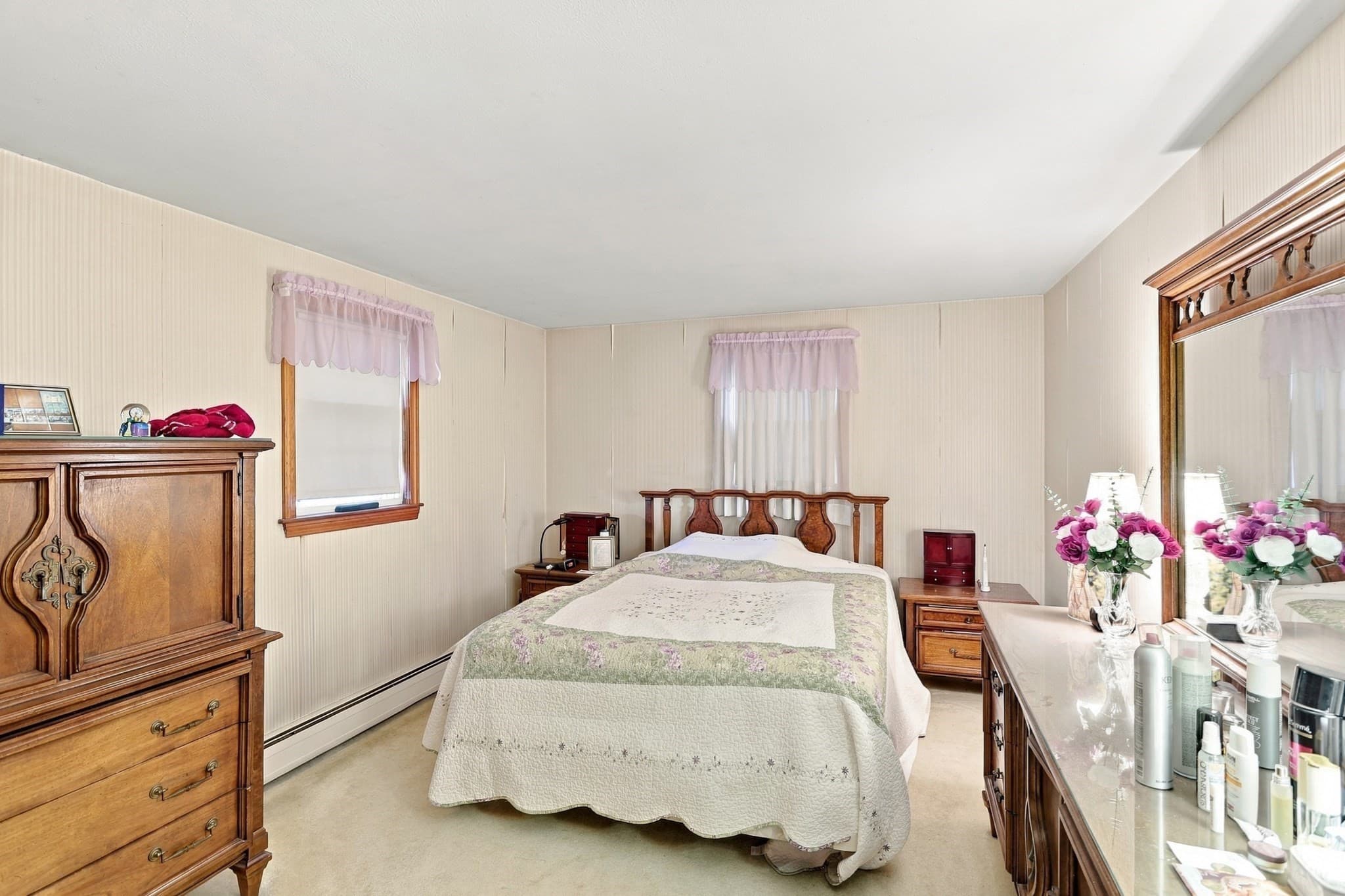Single Family Residence at 6 Exeter Dr, Woburn MA 01801, photo 20 of 34
