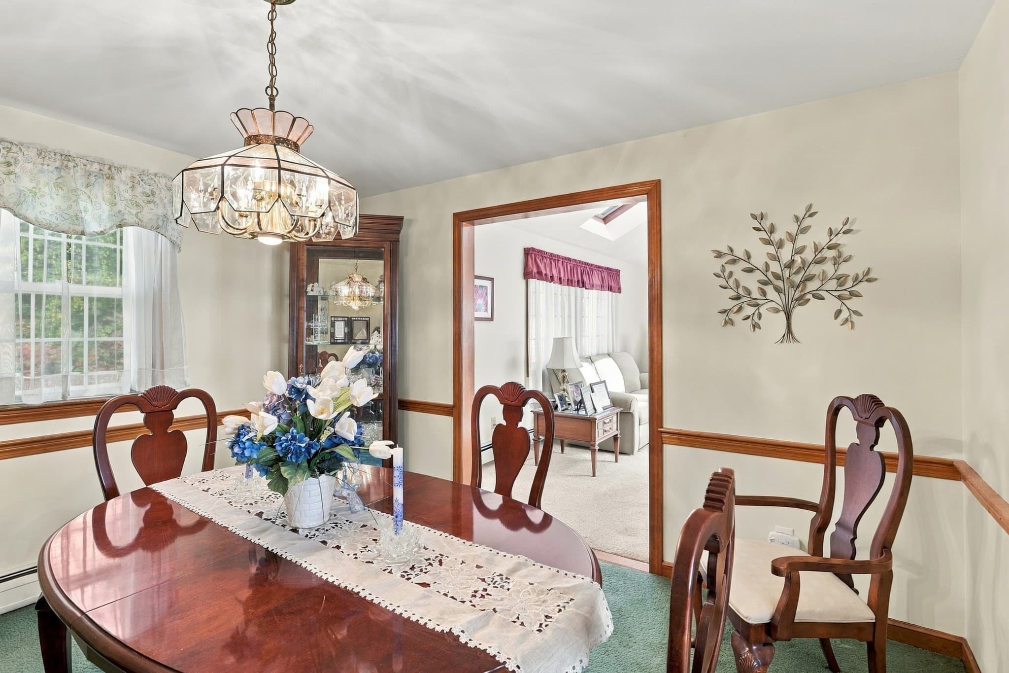 Single Family Residence at 6 Exeter Dr, Woburn MA 01801, photo 10 of 34