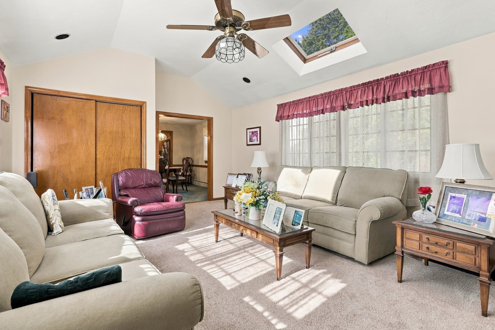 Single Family Residence at 6 Exeter Dr, Woburn MA 01801, photo 14 of 34