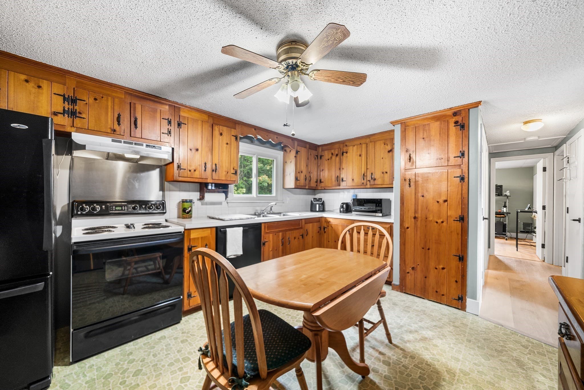 Single Family Residence at 488 Main St, Harwich MA 02645, photo 10 of 30