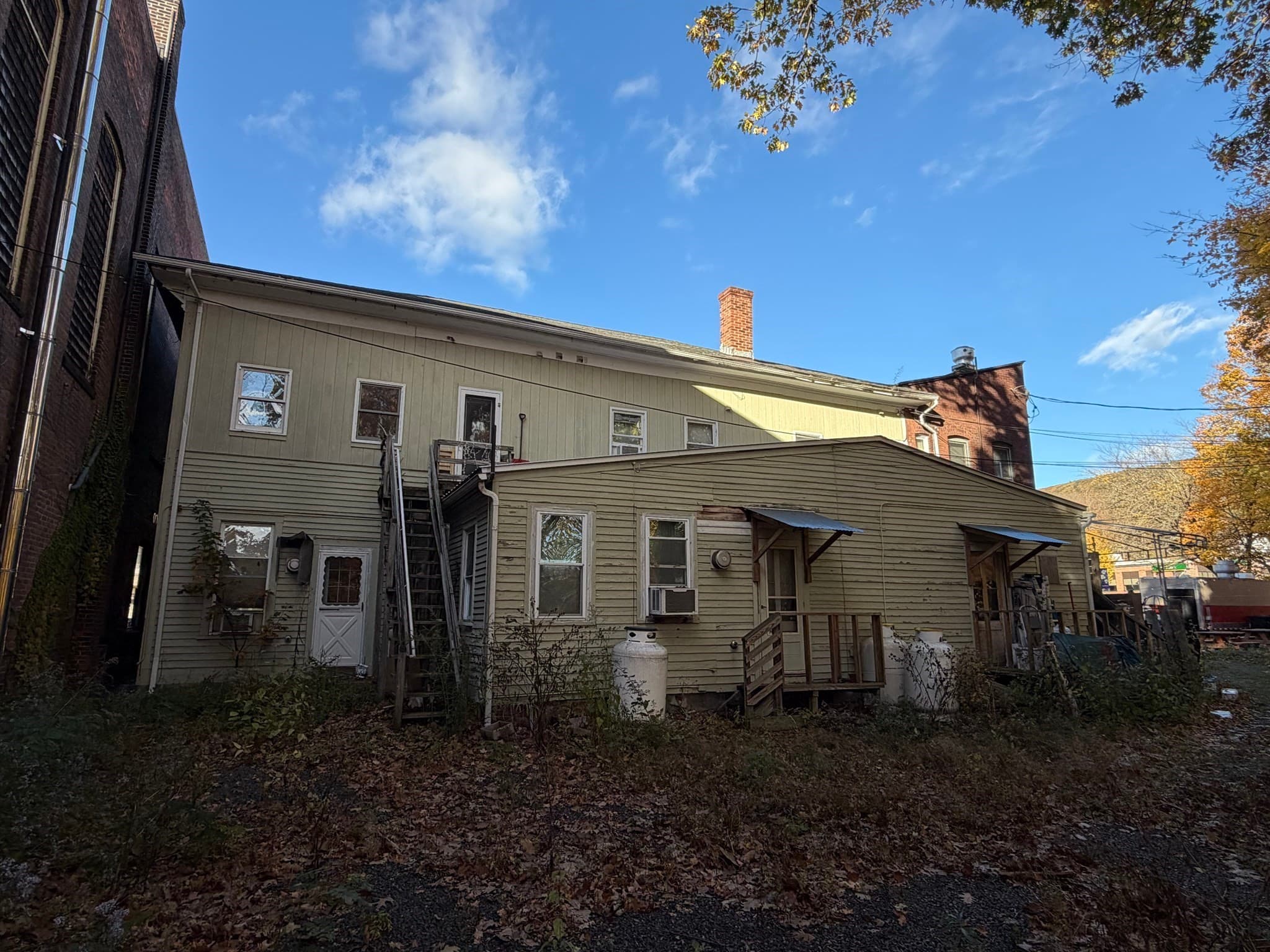 4 Family at 55 Bridge St, Shelburne MA 01370, photo 8 of 9