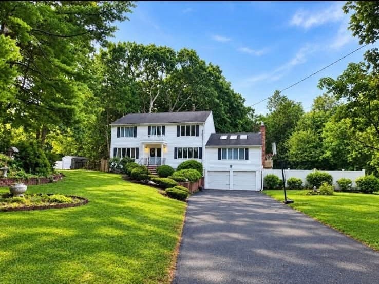 11 Colonial Ln, Canton MA 02021