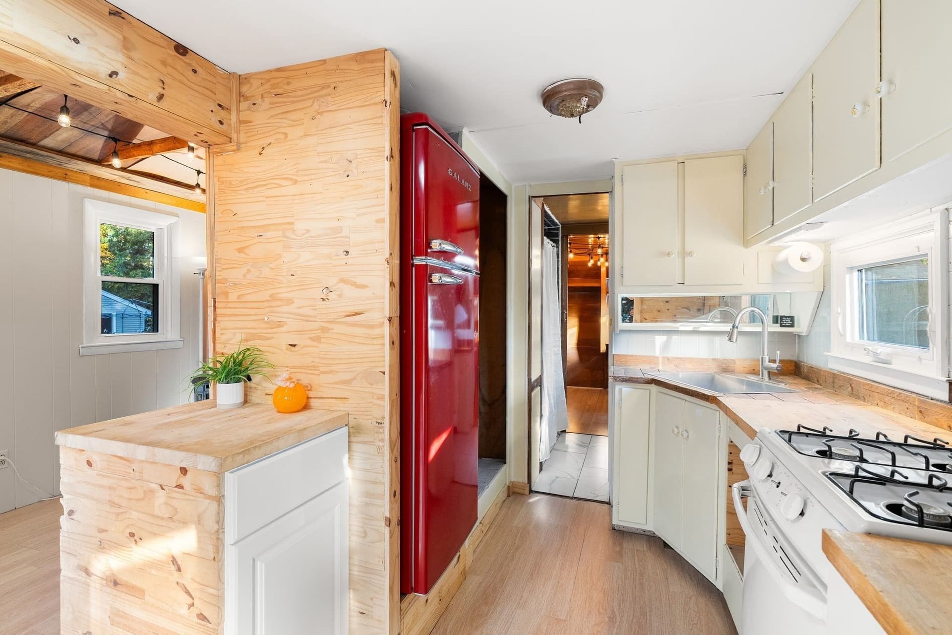 Mobile Home at 9 Pine Way, Carver MA 02330, photo 10 of 18