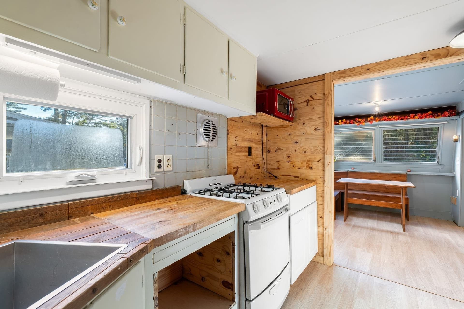 Mobile Home at 9 Pine Way, Carver MA 02330, photo 11 of 18