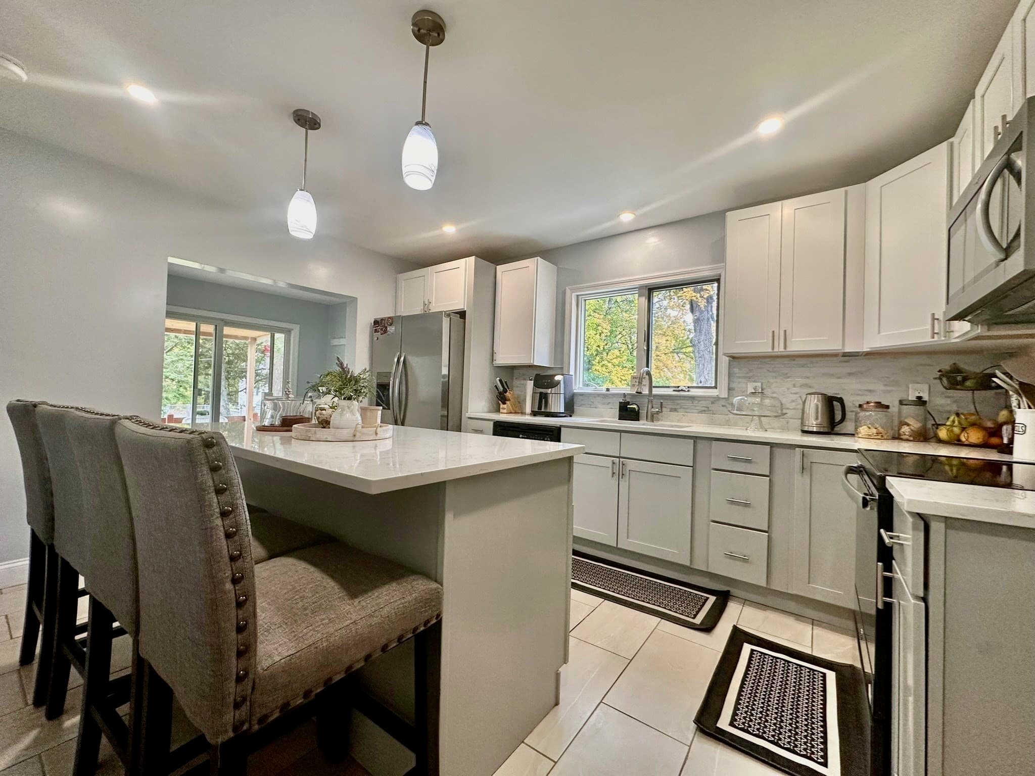 Single Family Residence at 12 Hobson Ave, Wilmington MA 01887, photo 5 of 20
