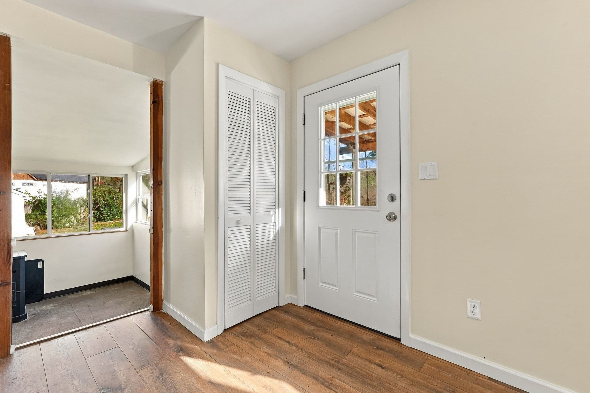 Single Family Residence at 48 Poole Rd, Belchertown MA 01007, photo 7 of 34