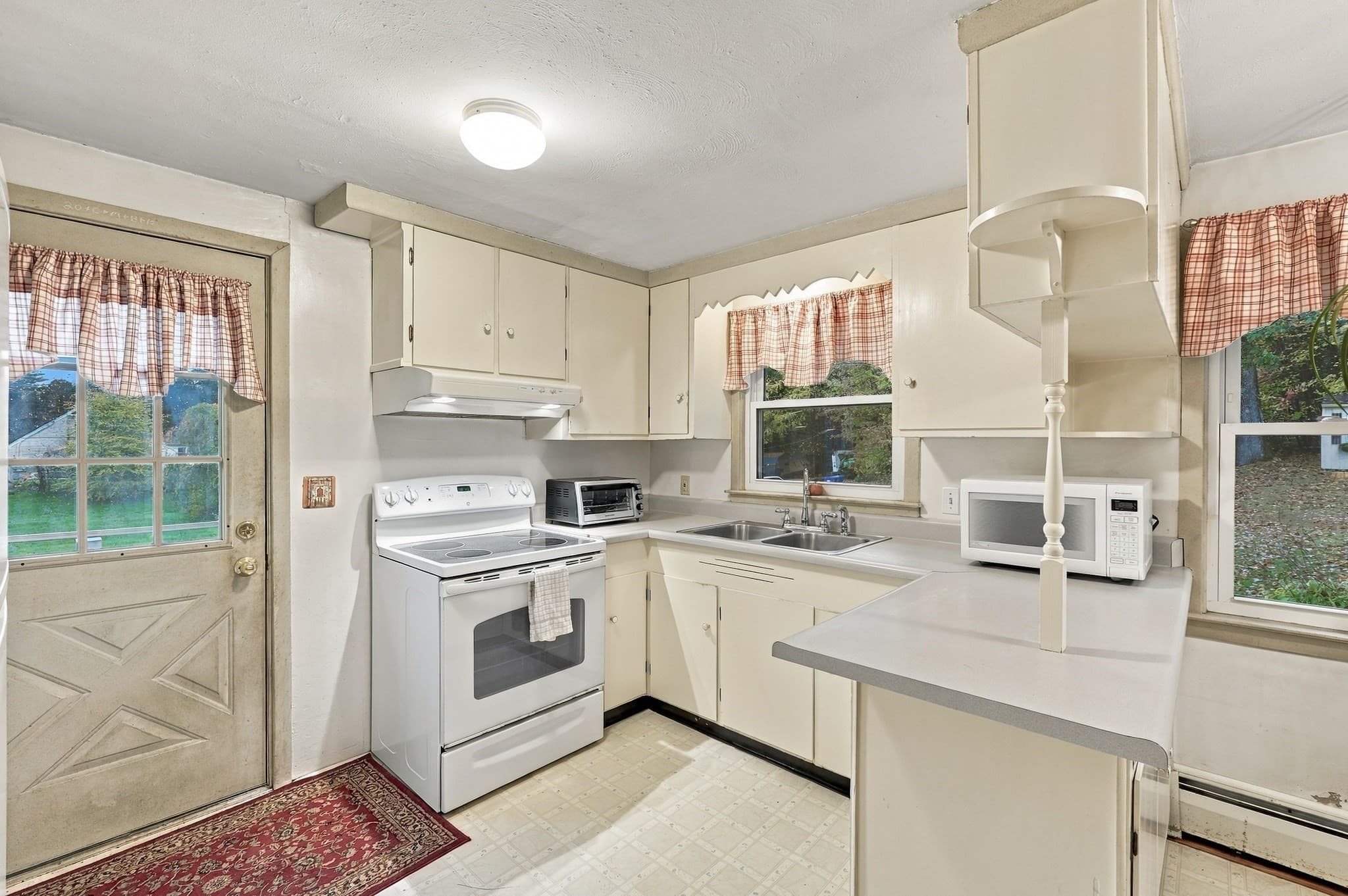 Single Family Residence at 219 Amherst St, Granby MA 01033, photo 10 of 30