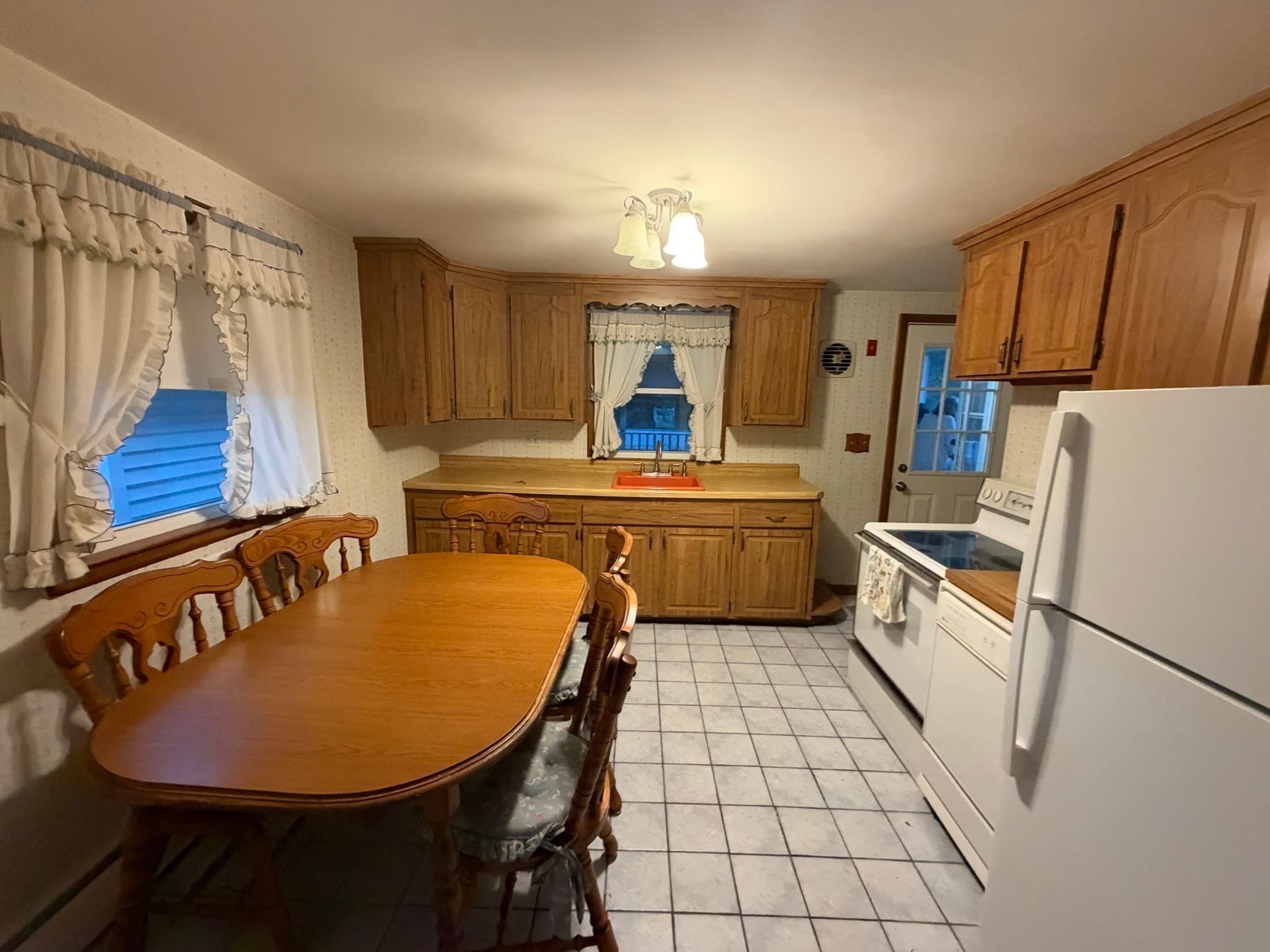 Single Family Residence at 648 North Street, Tewksbury MA 01876, photo 5 of 31