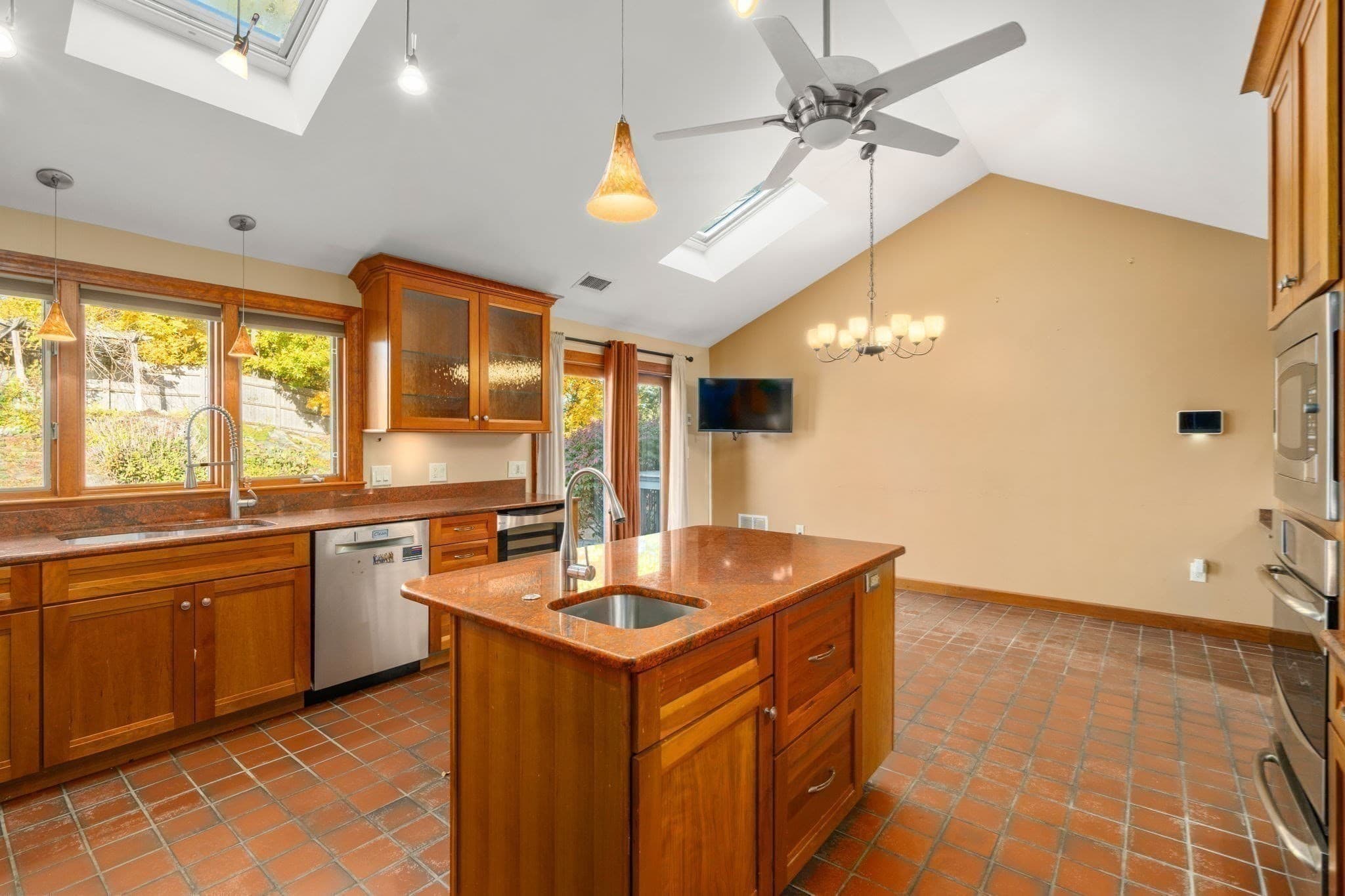 Single Family Residence at 5 Pebble Place, Stoneham MA 02180, photo 12 of 34