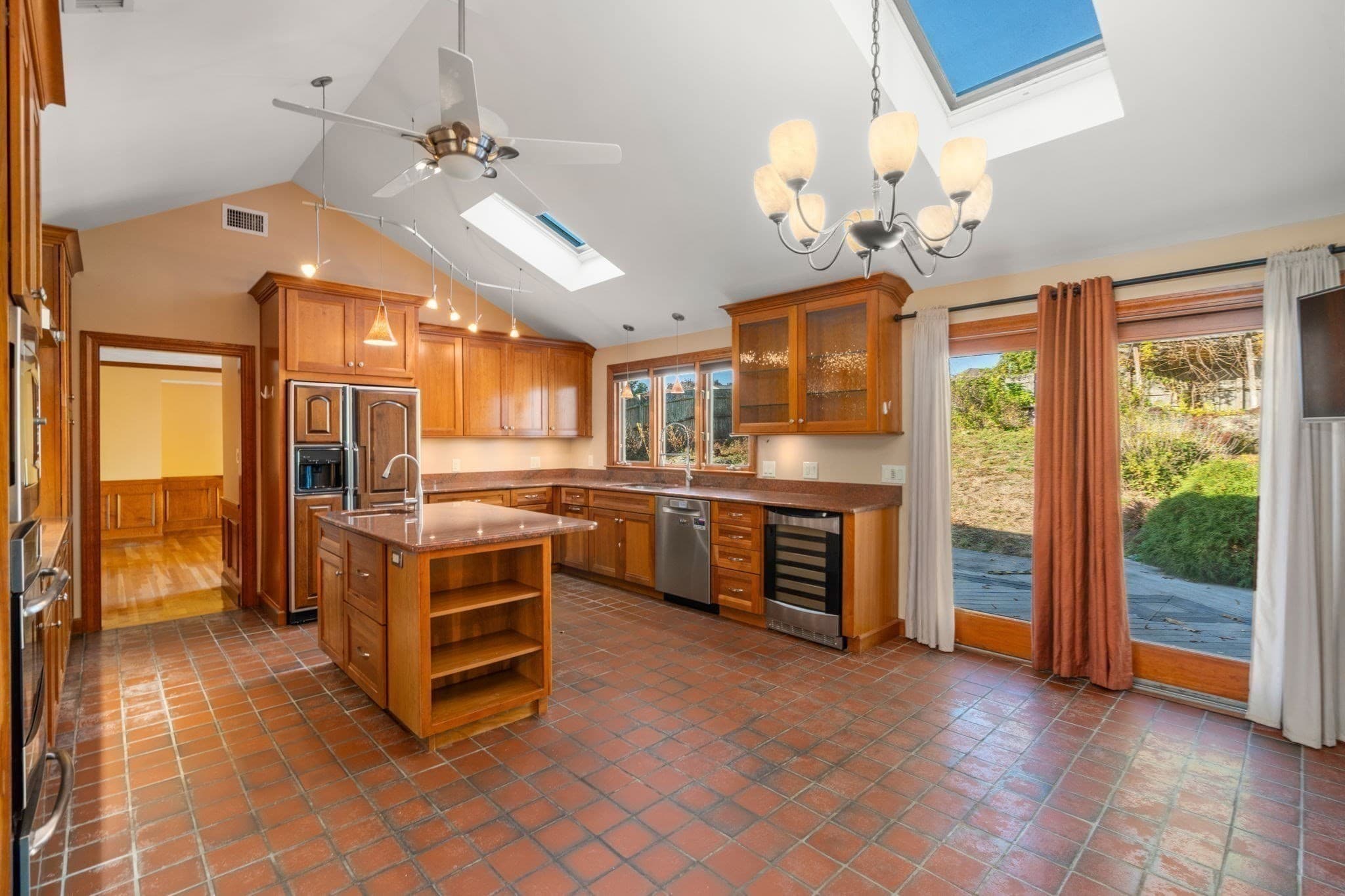 Single Family Residence at 5 Pebble Place, Stoneham MA 02180, photo 10 of 34