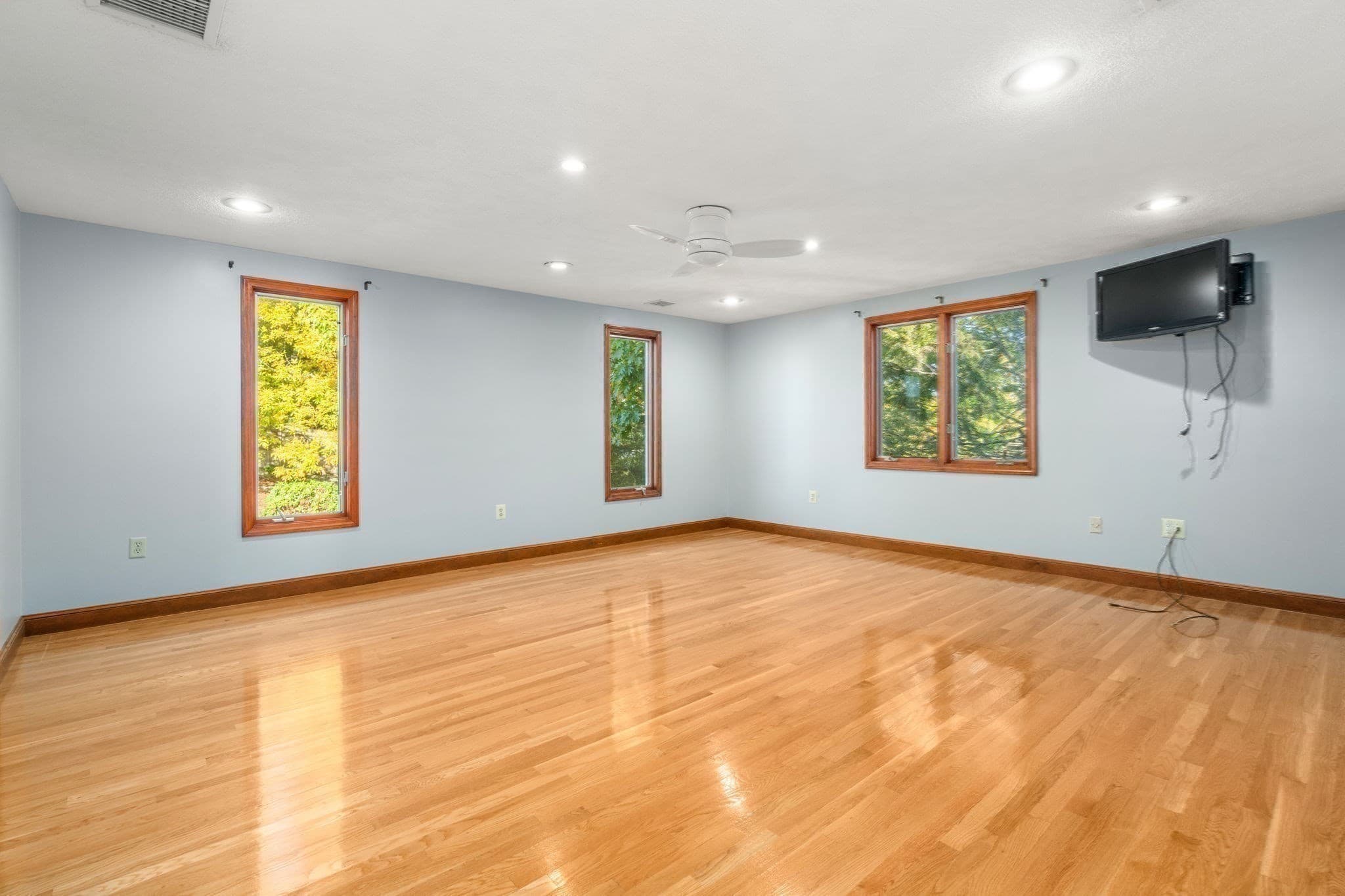 Single Family Residence at 5 Pebble Place, Stoneham MA 02180, photo 18 of 34