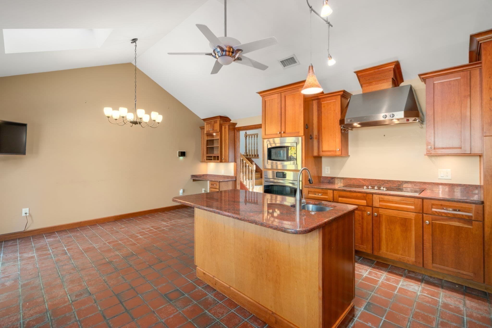 Single Family Residence at 5 Pebble Place, Stoneham MA 02180, photo 11 of 34