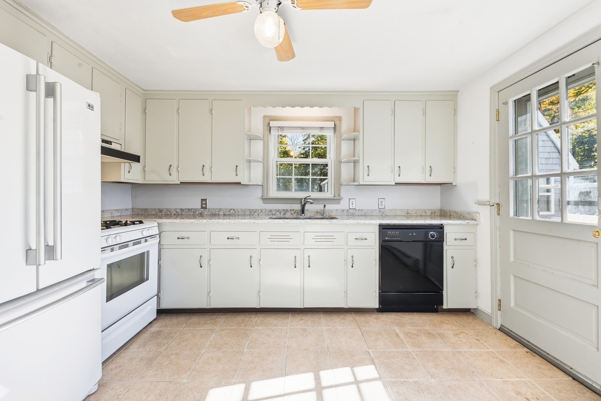 Single Family Residence at 19 Alden St, Mansfield MA 02048, photo 12 of 38