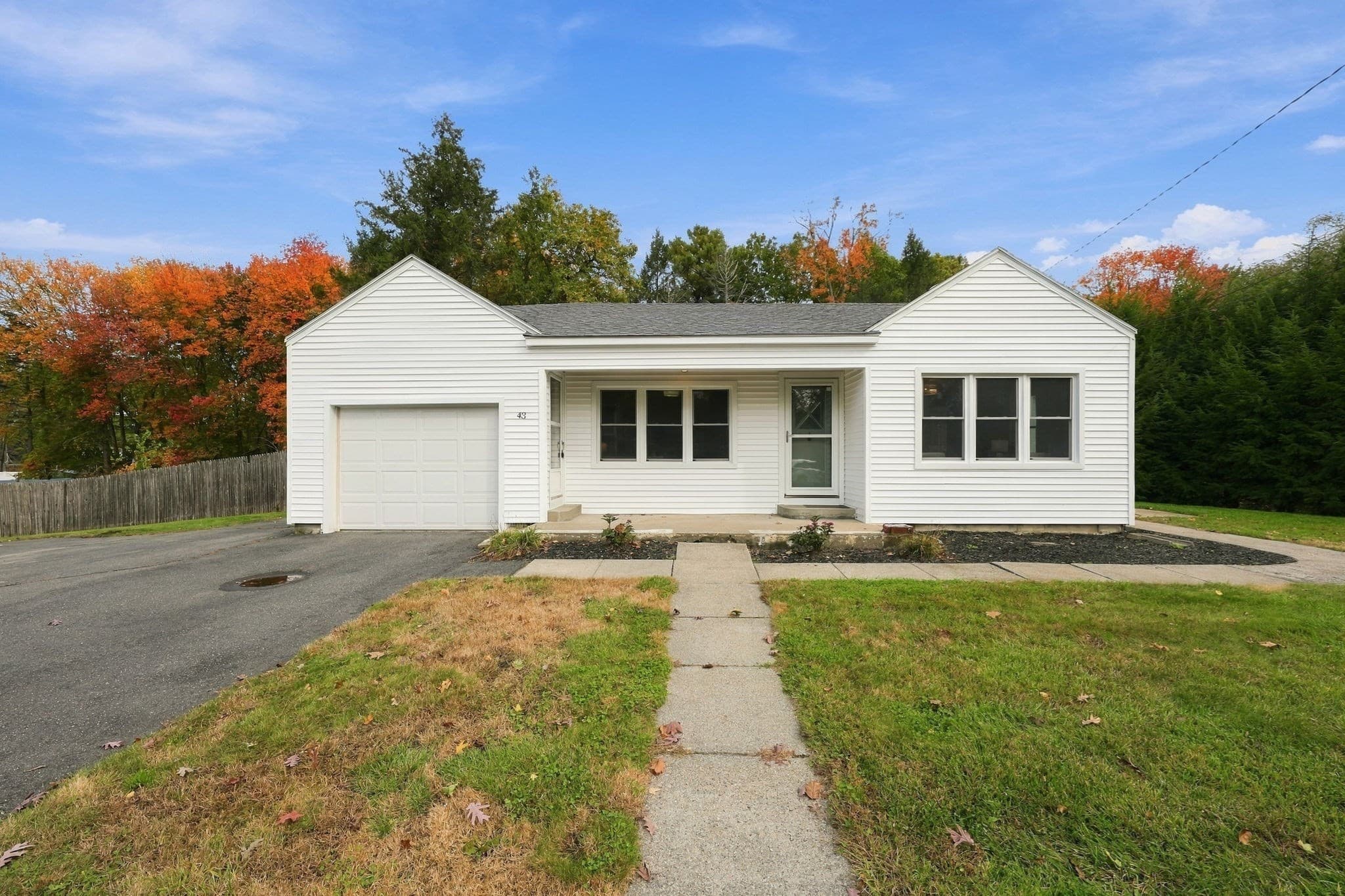 Single Family Residence at 43 Oliver St, Easthampton MA 01027, photo 2 of 34