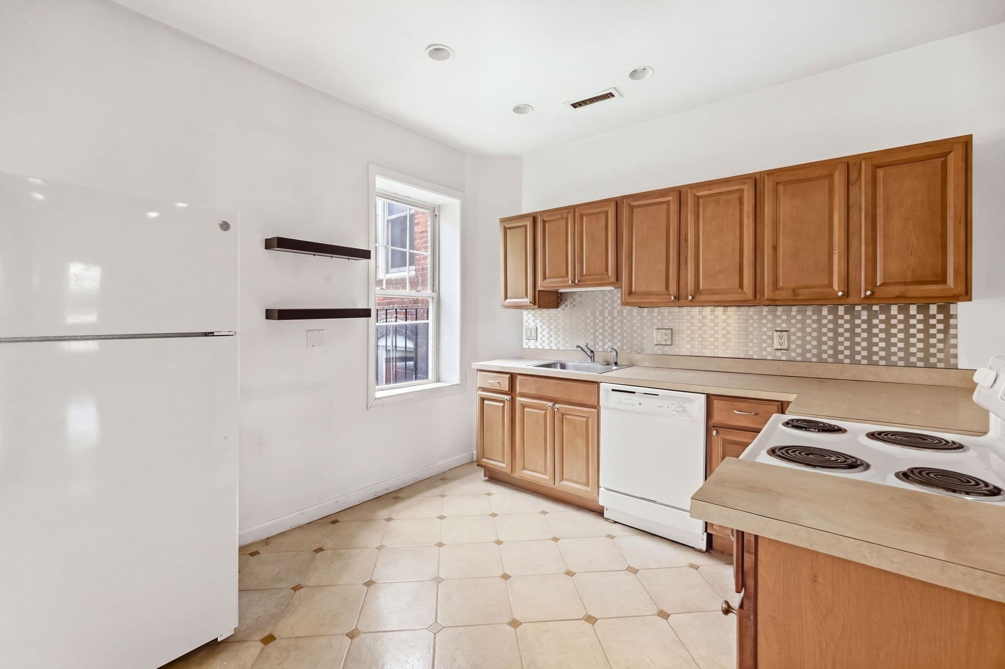 4 Family - 4 Units Up/Down at 111 Salem Street, Boston MA 02113, photo 17 of 23