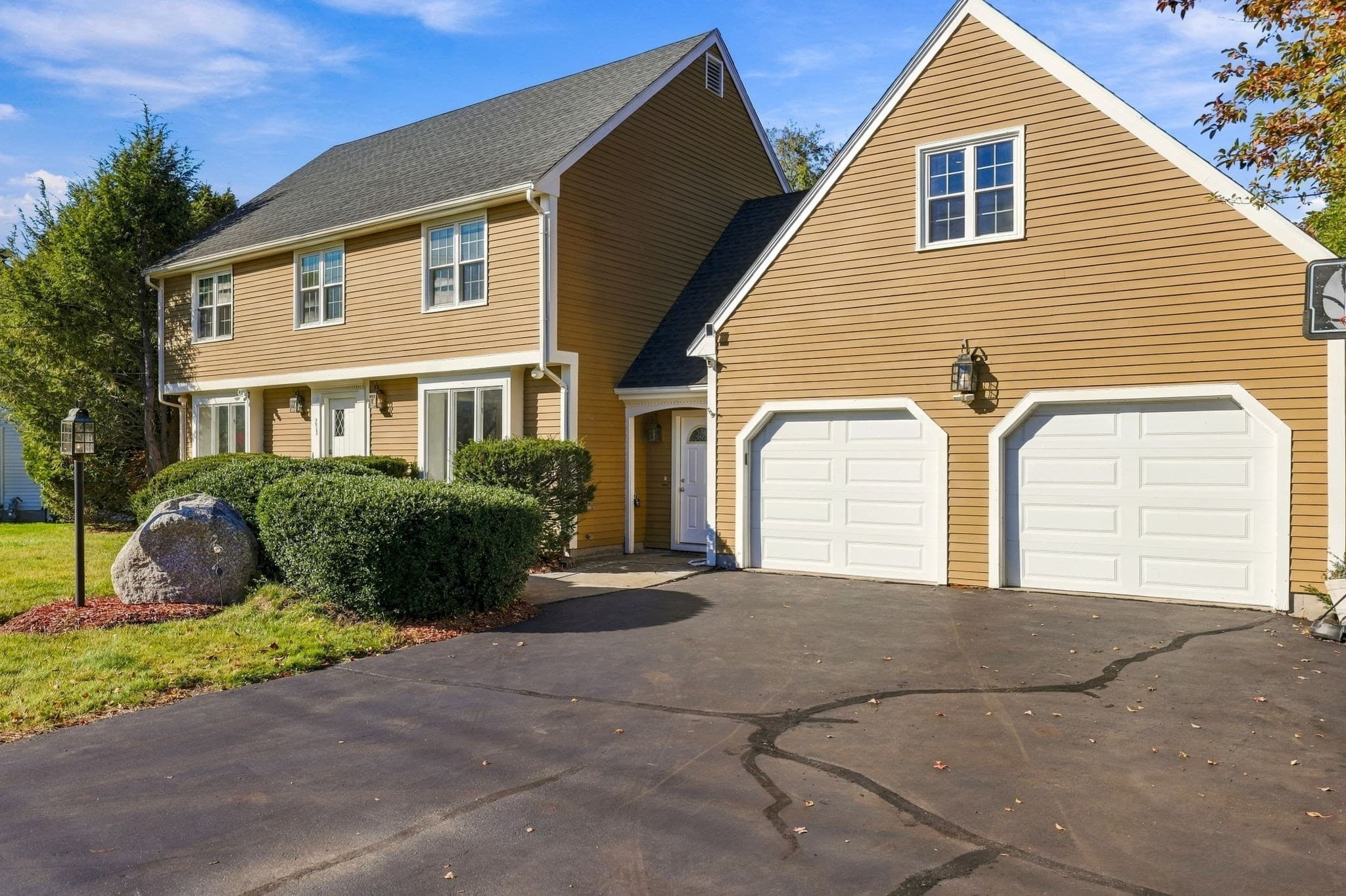 Single Family Residence at 293 Davis St, Northborough MA 01532, photo 3 of 42