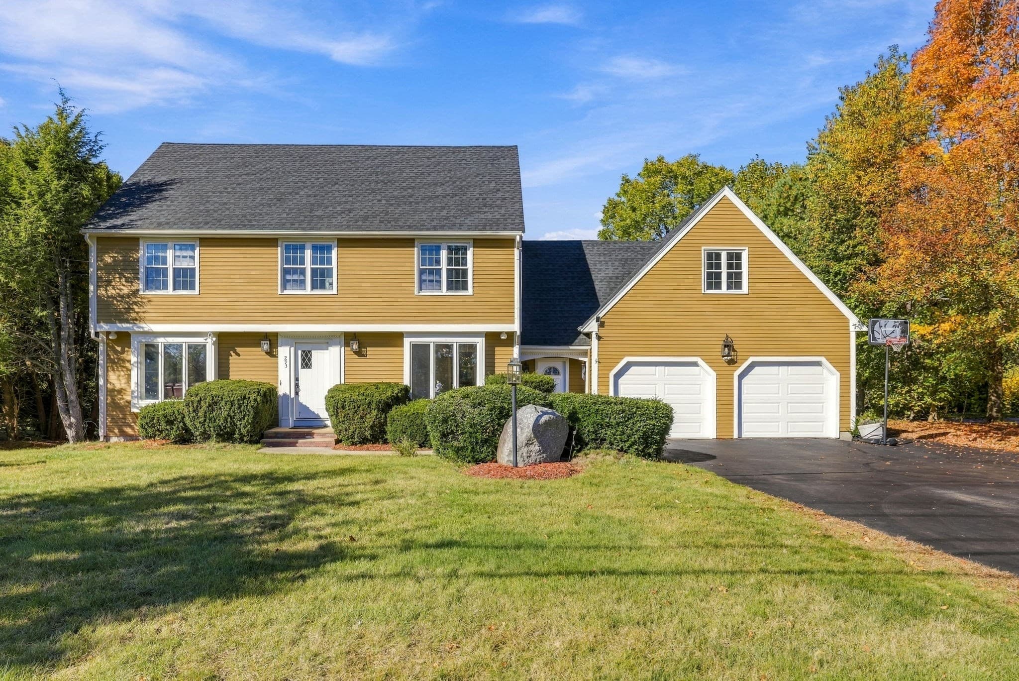 293 Davis St, Northborough MA 01532