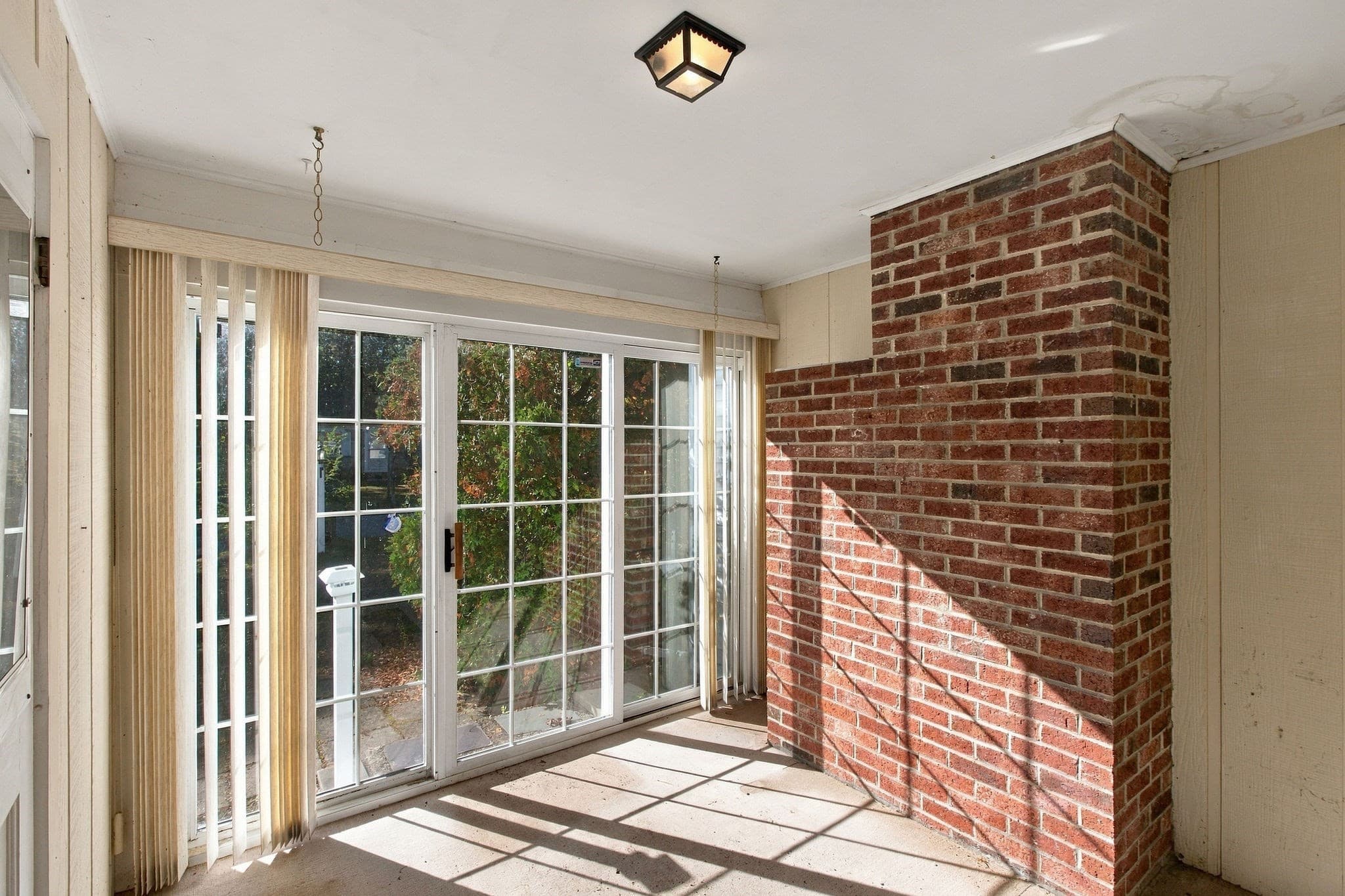 Single Family Residence at 50 Shallow Brook Rd, Yarmouth MA 02664, photo 5 of 27