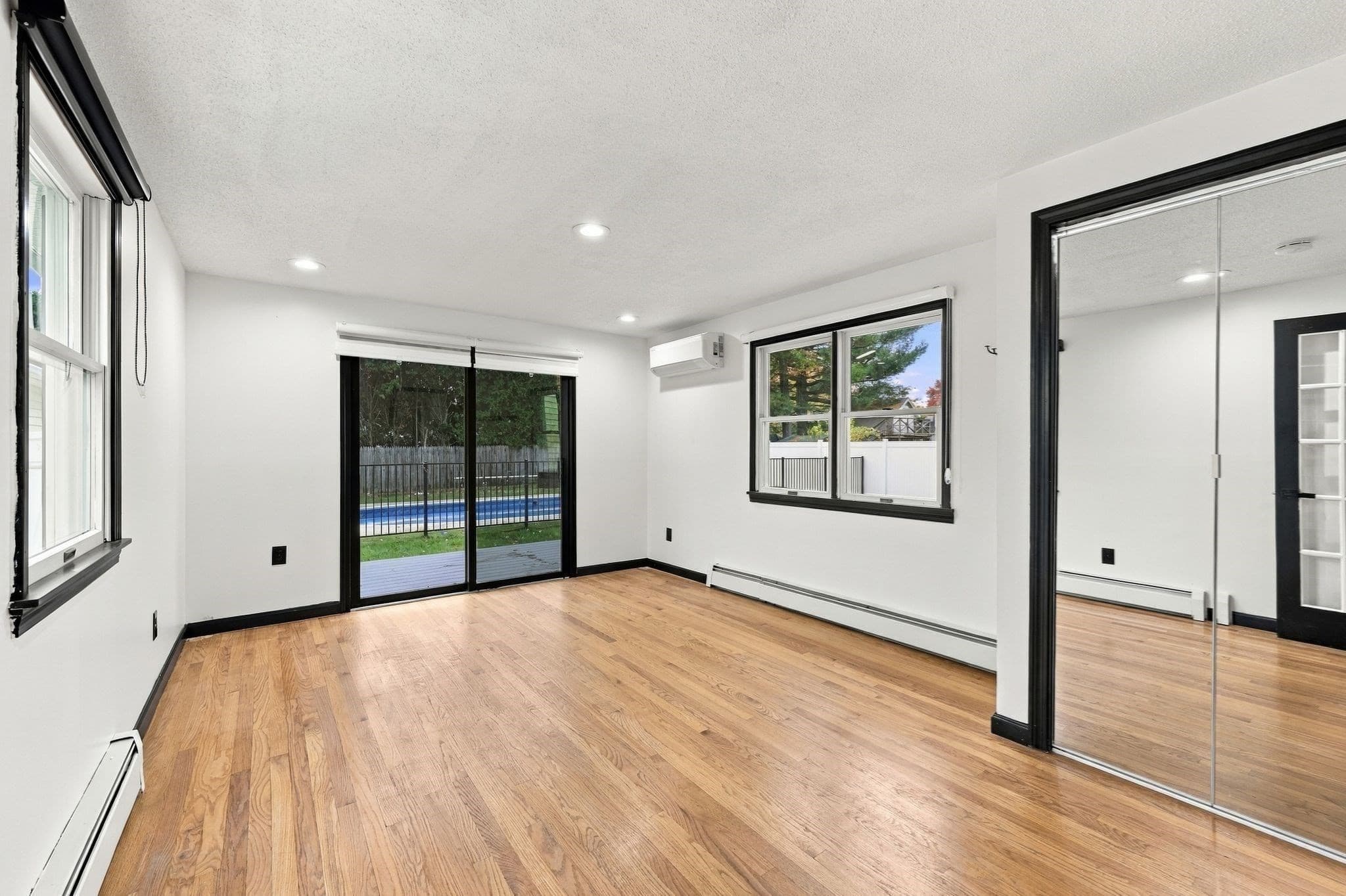 Single Family Residence at 171 Tamarack Dr, Springfield MA 01129, photo 9 of 39